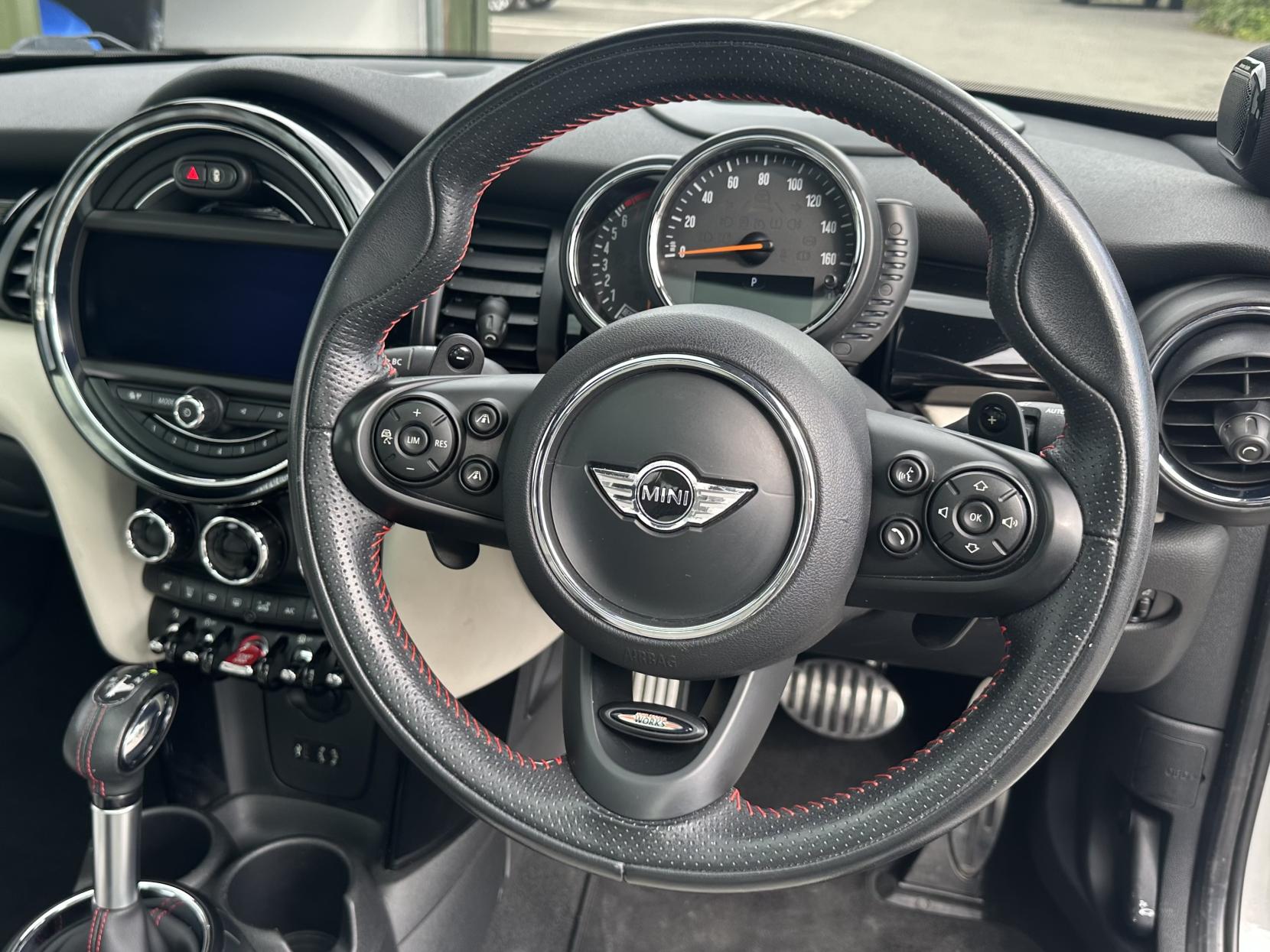 MINI Hatch 2.0 Cooper S Hatchback 5dr Petrol Auto Euro 6 (s/s) (192 ps)