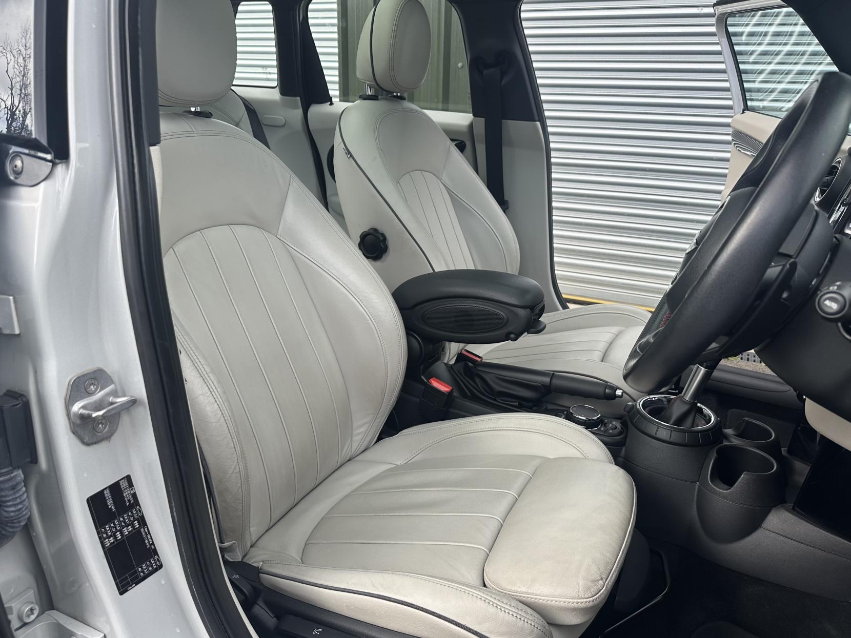 MINI Hatch 2.0 Cooper S Hatchback 5dr Petrol Auto Euro 6 (s/s) (192 ps)