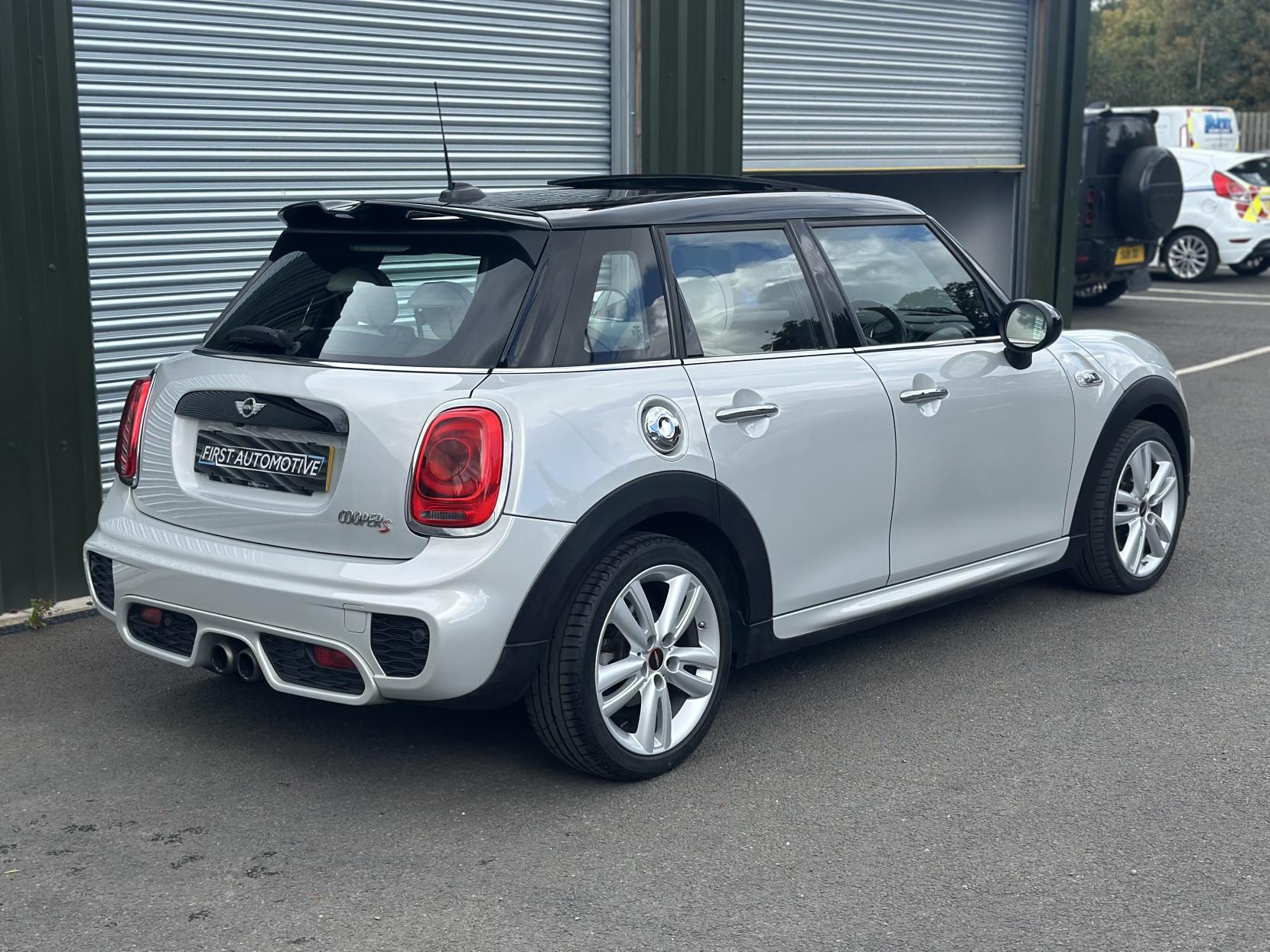 MINI Hatch 2.0 Cooper S Hatchback 5dr Petrol Auto Euro 6 (s/s) (192 ps)