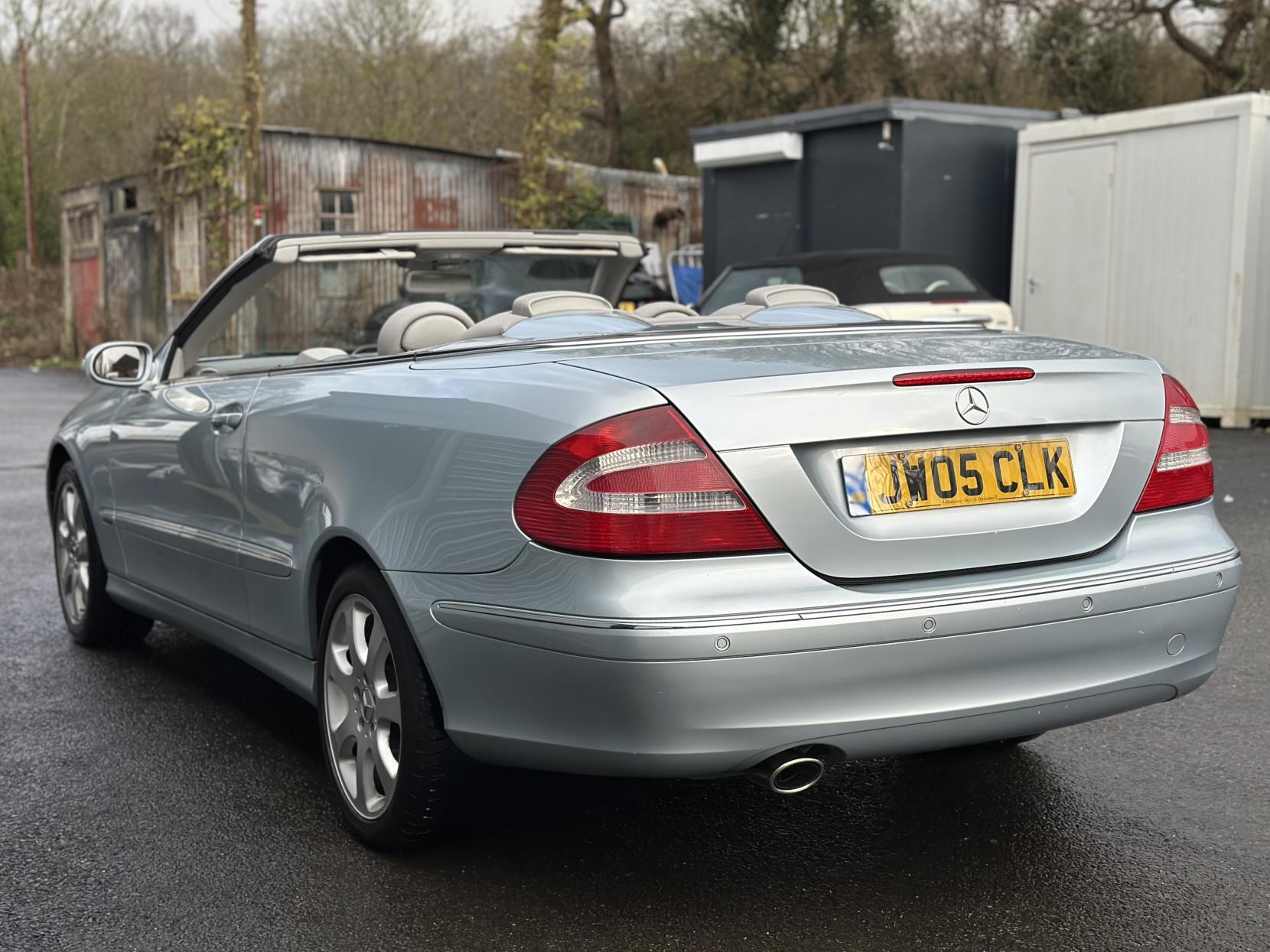 Mercedes-Benz CLK 3.2 CLK320 Elegance Cabriolet 2dr Petrol Automatic (250 g/km, 215 bhp)