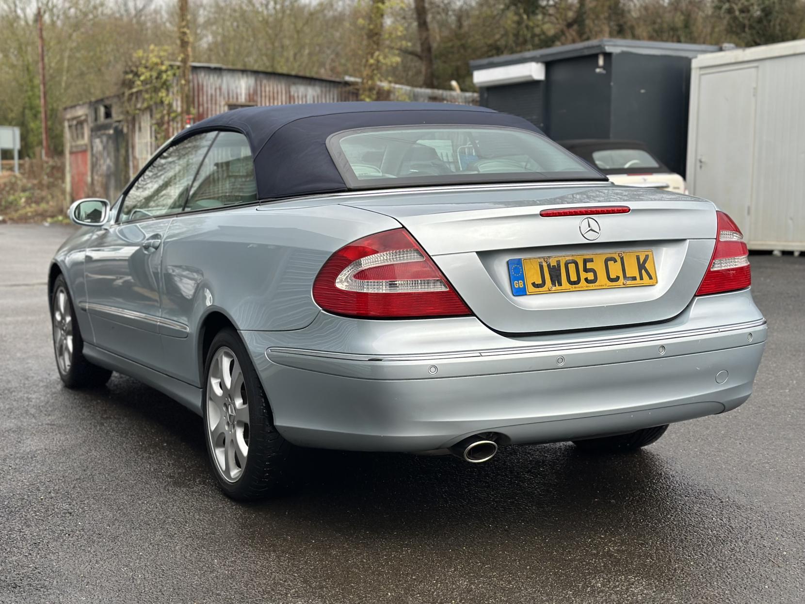 Mercedes-Benz CLK 3.2 CLK320 Elegance Cabriolet 2dr Petrol Automatic (250 g/km, 215 bhp)