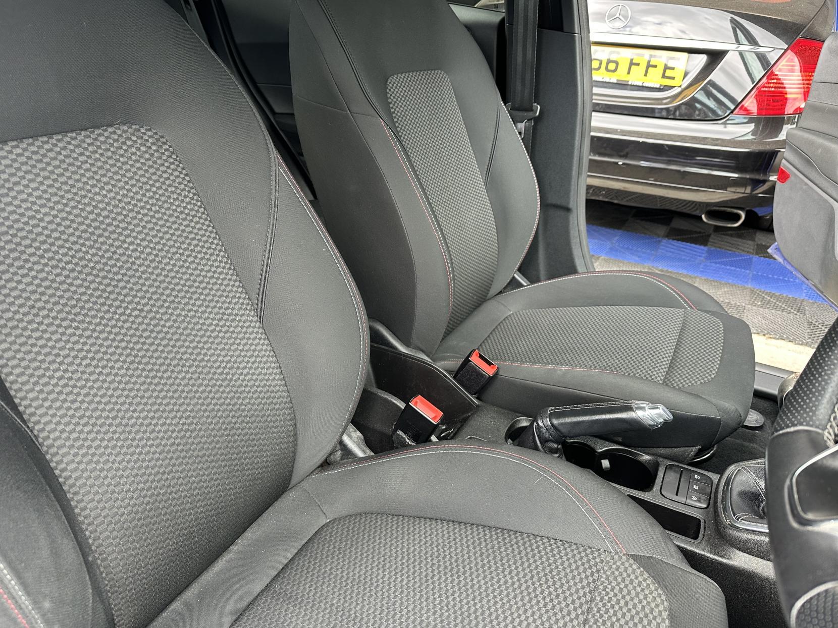Ford Fiesta 1.0T EcoBoost ST-Line Hatchback 5dr Petrol Manual Euro 6 (s/s) (140 ps)