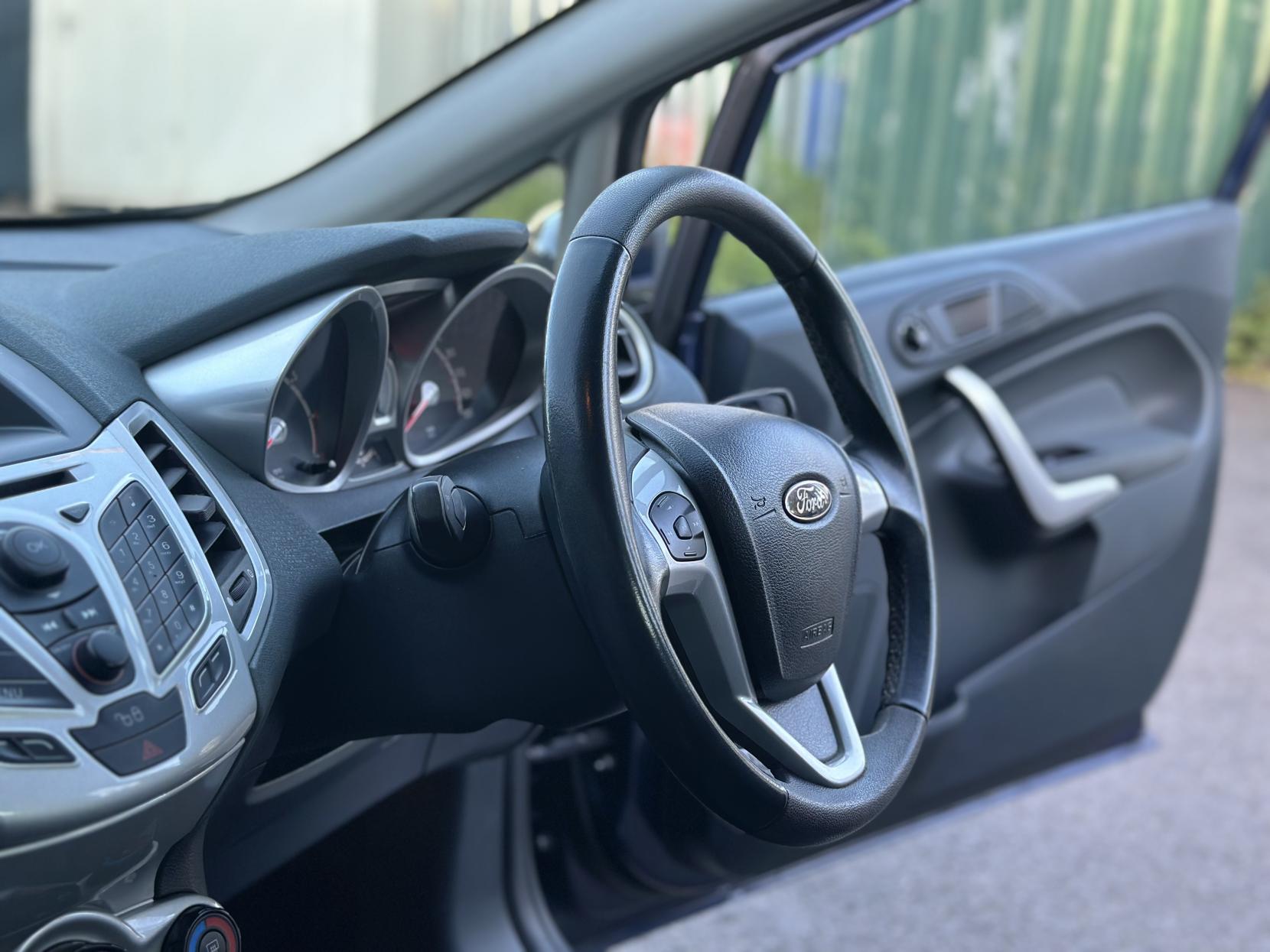 Ford Fiesta 1.25 Zetec Hatchback 5dr Petrol Manual (129 g/km, 81 bhp)