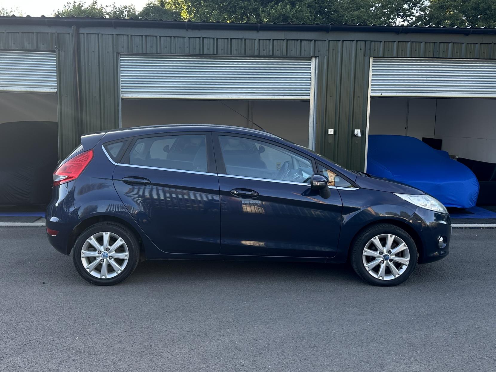 Ford Fiesta 1.25 Zetec Hatchback 5dr Petrol Manual (129 g/km, 81 bhp)