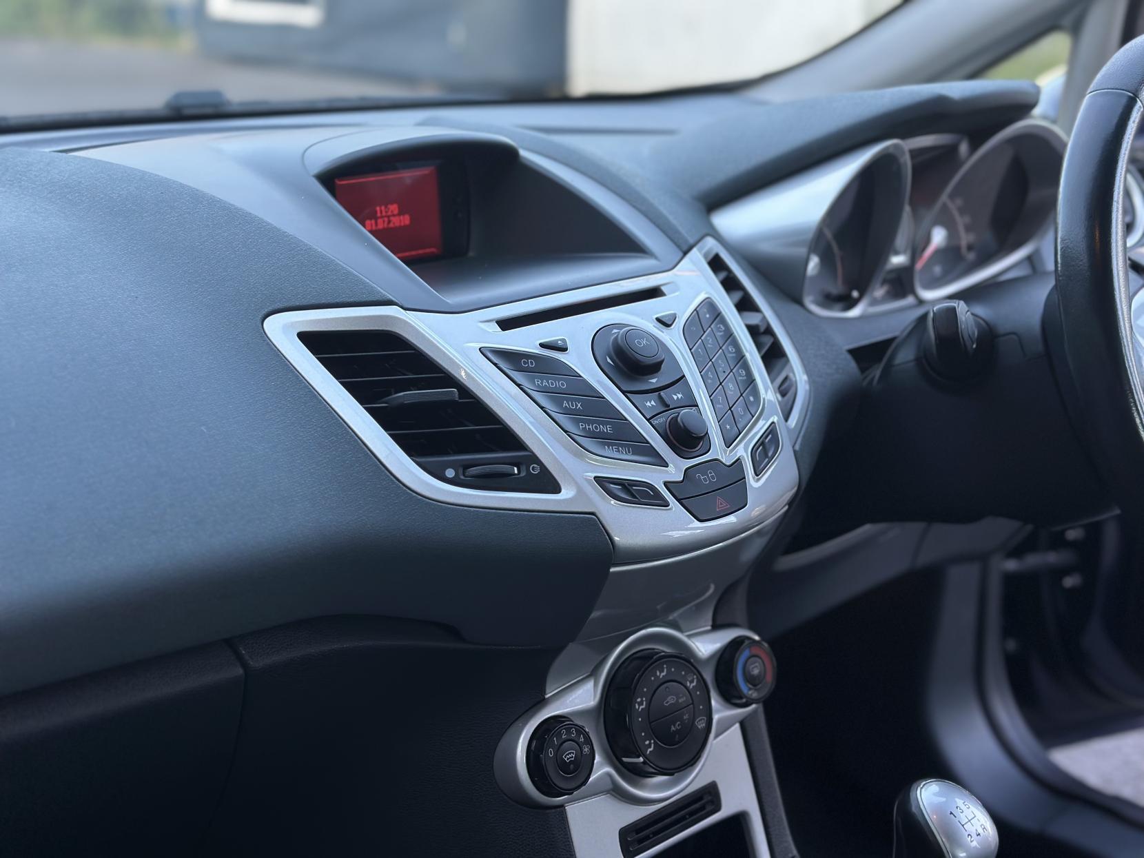 Ford Fiesta 1.25 Zetec Hatchback 5dr Petrol Manual (129 g/km, 81 bhp)