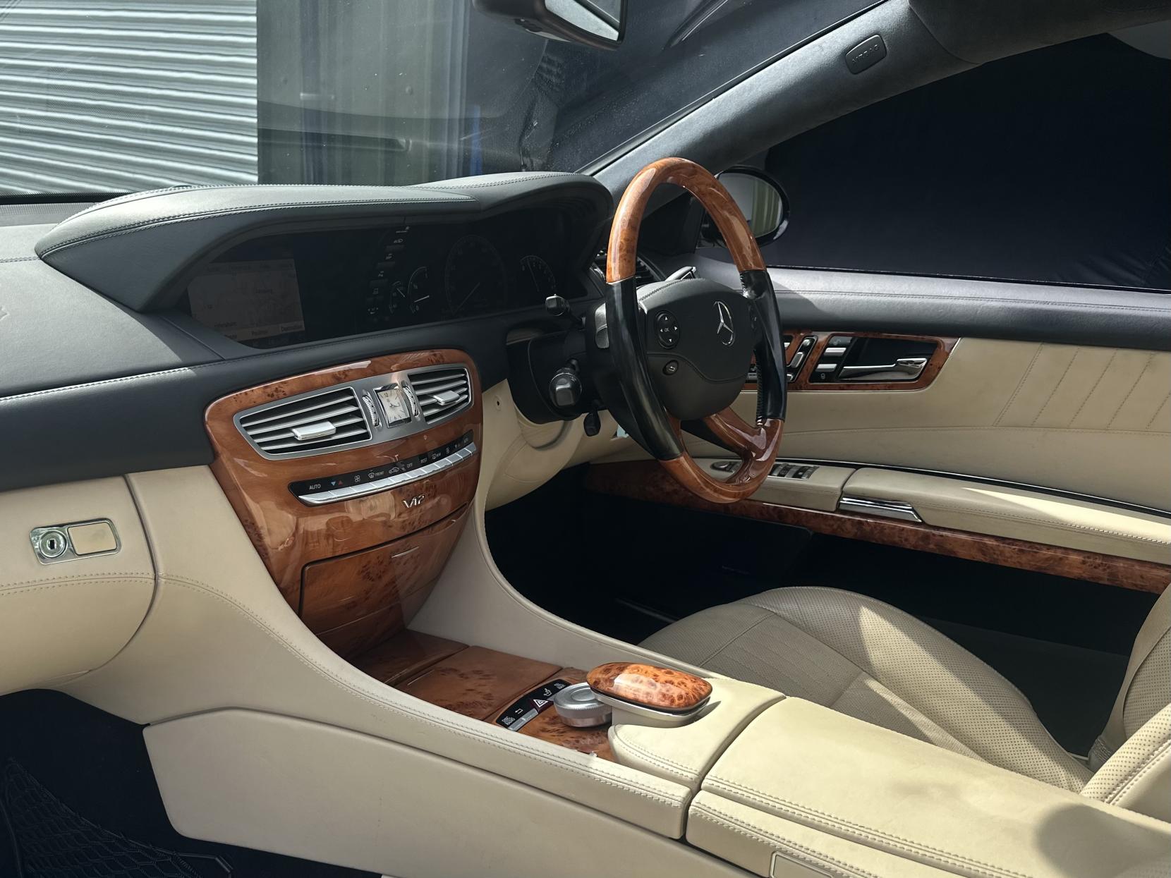 Mercedes-Benz CL 5.5 CL600 Coupe 2dr Petrol Automatic (340 g/km, 517 bhp)