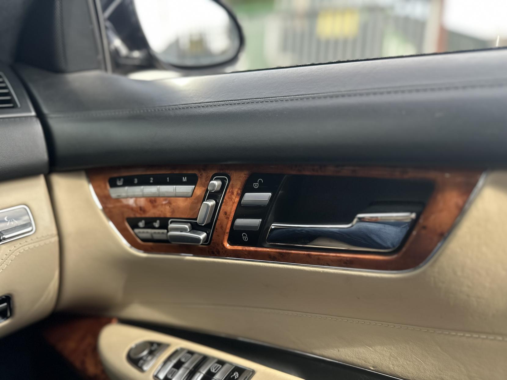 Mercedes-Benz CL 5.5 CL600 Coupe 2dr Petrol Automatic (340 g/km, 517 bhp)