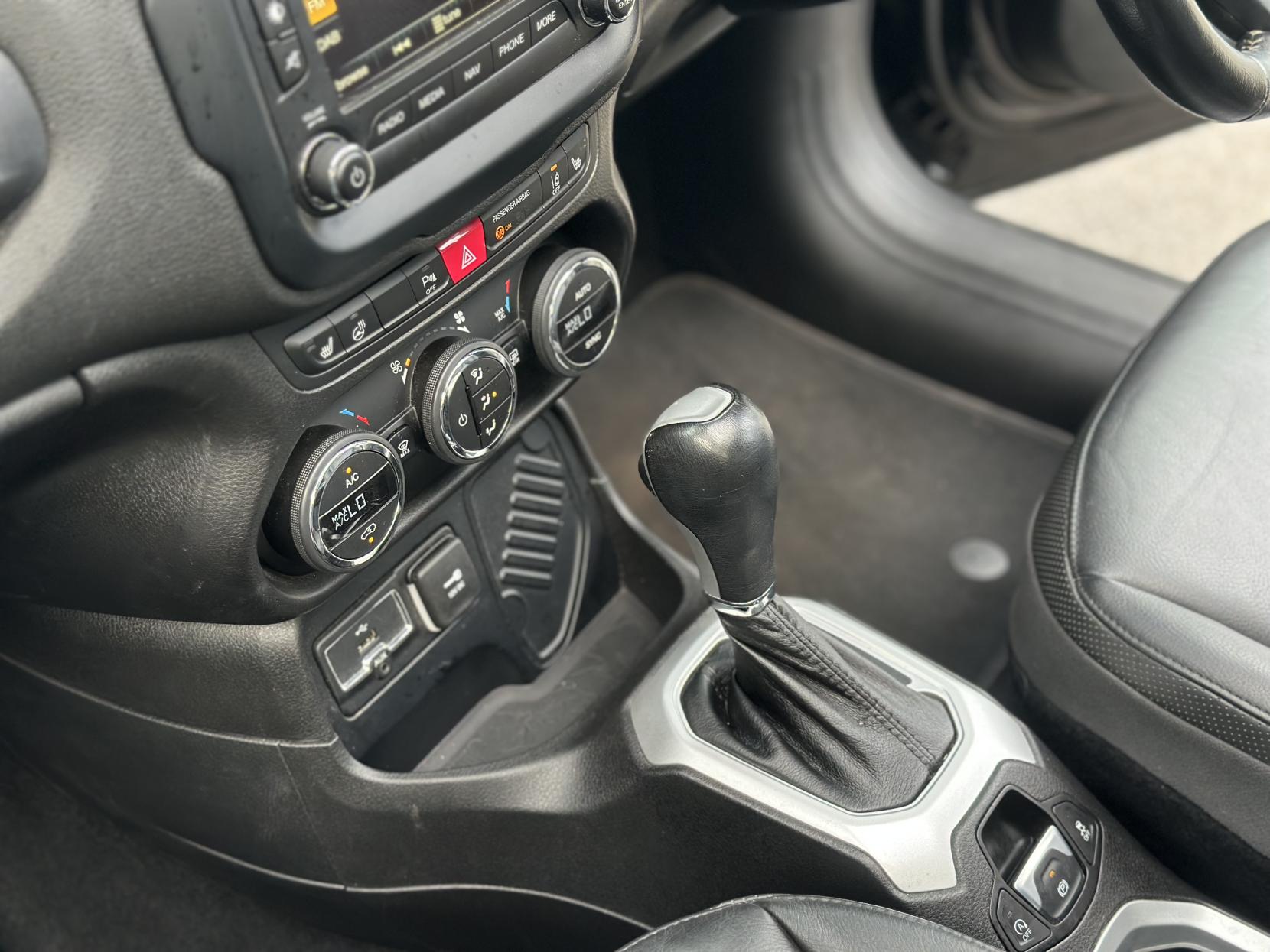 Jeep Renegade 1.4T MultiAirII Limited SUV 5dr Petrol DDCT Euro 6 (s/s) (140 ps)