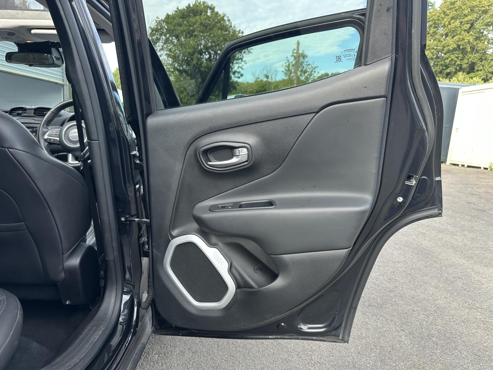 Jeep Renegade 1.4T MultiAirII Limited SUV 5dr Petrol DDCT Euro 6 (s/s) (140 ps)