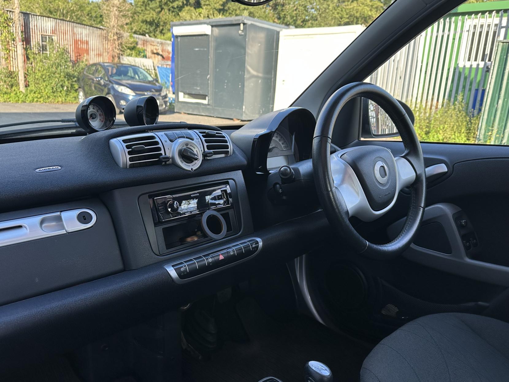 Smart fortwo 1.0 MHD Passion Coupe 2dr Petrol SoftTouch Euro 5 (s/s) (71 bhp)
