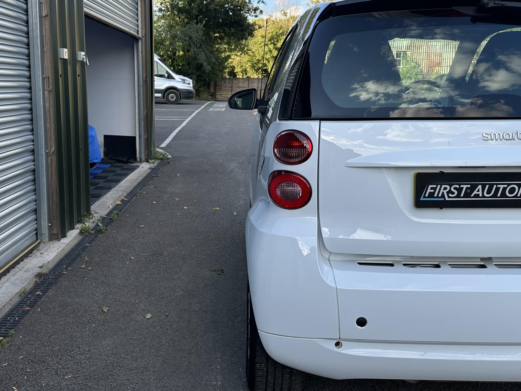 Smart fortwo 1.0 MHD Passion Coupe 2dr Petrol SoftTouch Euro 5 (s/s) (71 bhp)