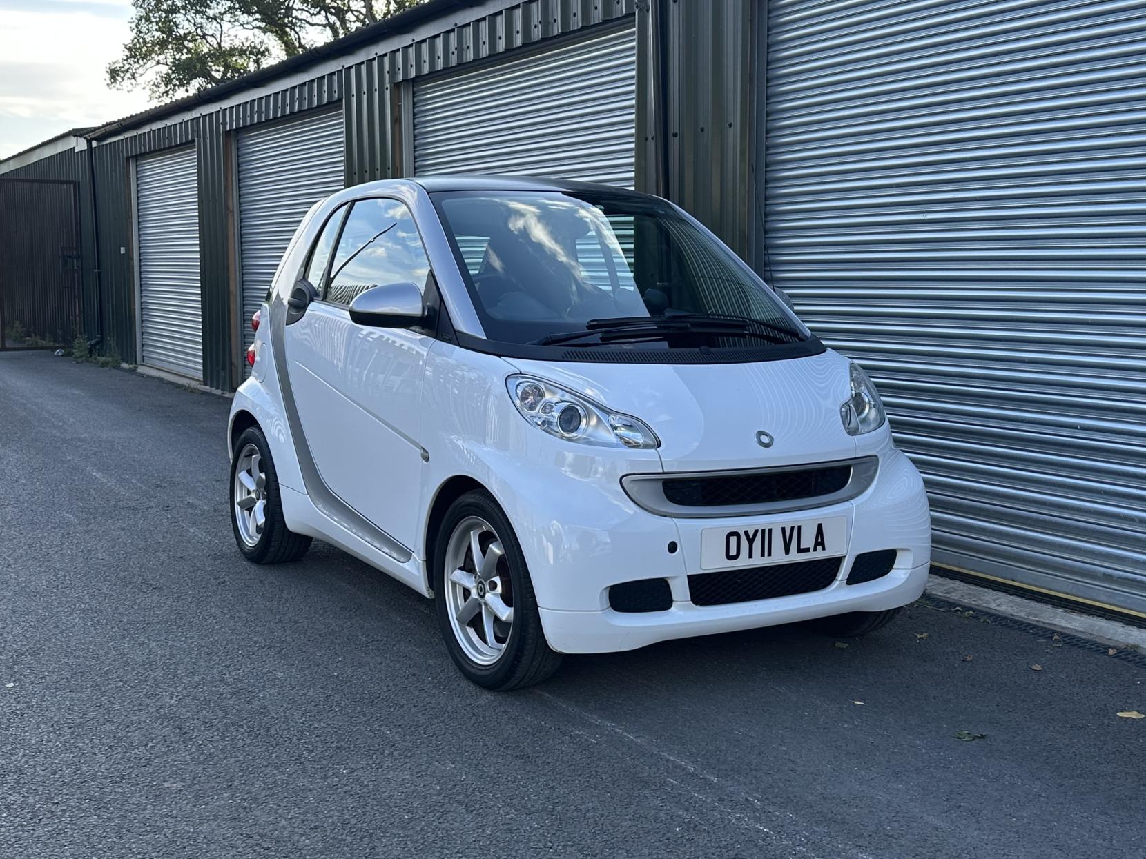 Smart fortwo 1.0 MHD Passion Coupe 2dr Petrol SoftTouch Euro 5 (s/s) (71 bhp)