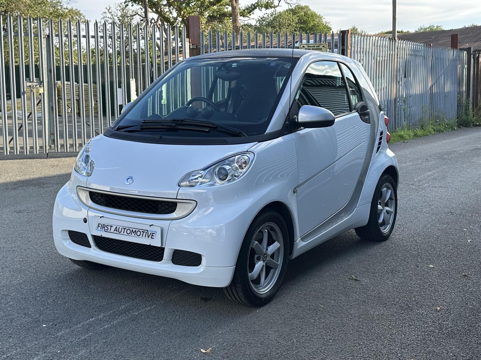 Smart fortwo 1.0 MHD Passion Coupe 2dr Petrol SoftTouch Euro 5 (s/s) (71 bhp)