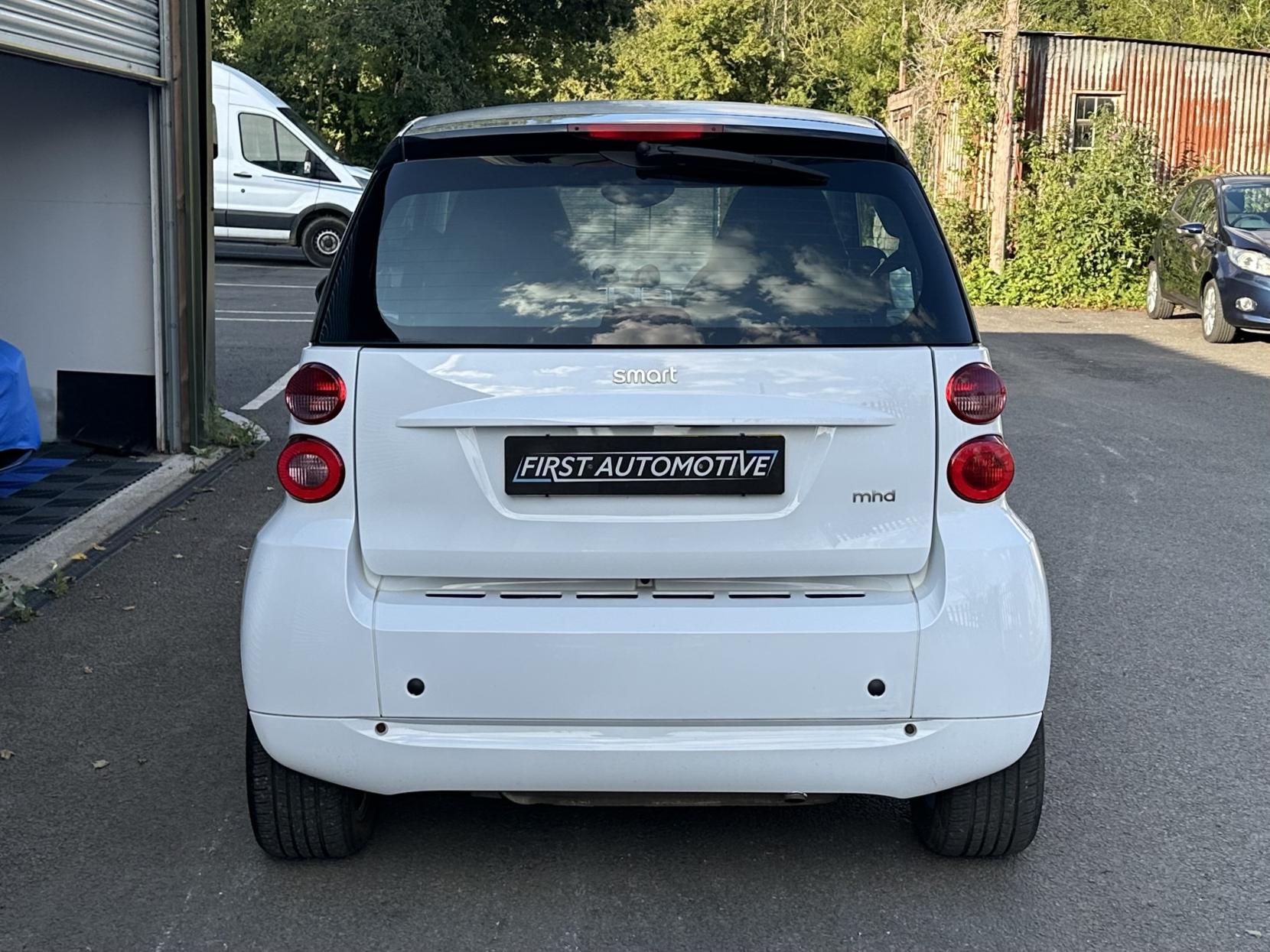 Smart fortwo 1.0 MHD Passion Coupe 2dr Petrol SoftTouch Euro 5 (s/s) (71 bhp)