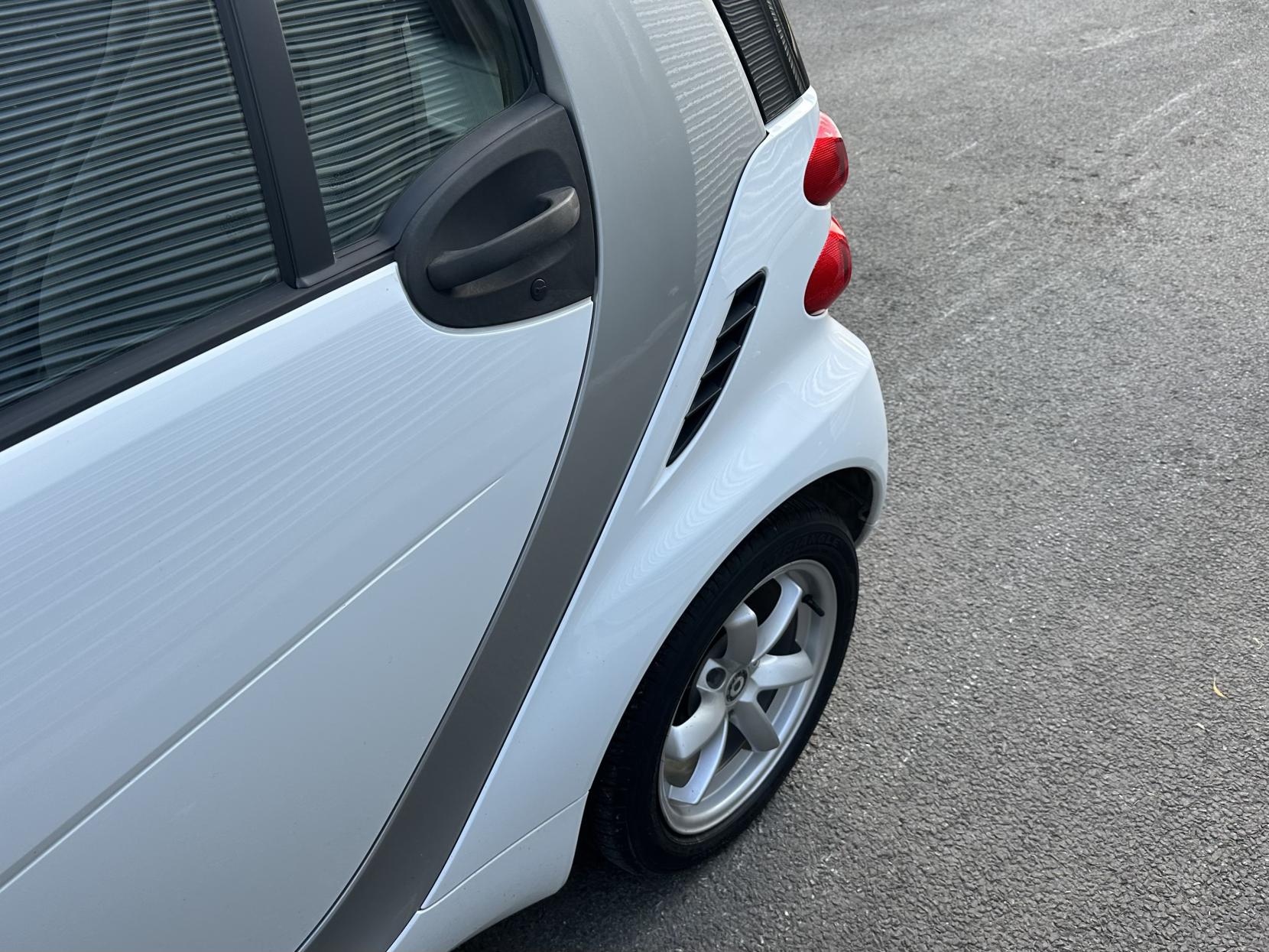 Smart fortwo 1.0 MHD Passion Coupe 2dr Petrol SoftTouch Euro 5 (s/s) (71 bhp)