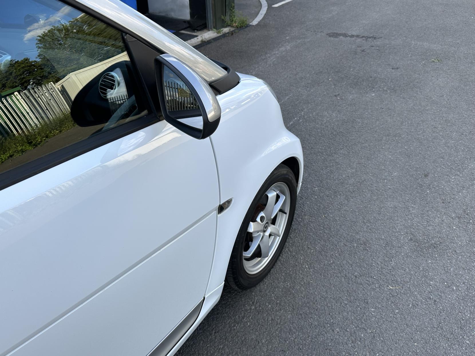 Smart fortwo 1.0 MHD Passion Coupe 2dr Petrol SoftTouch Euro 5 (s/s) (71 bhp)