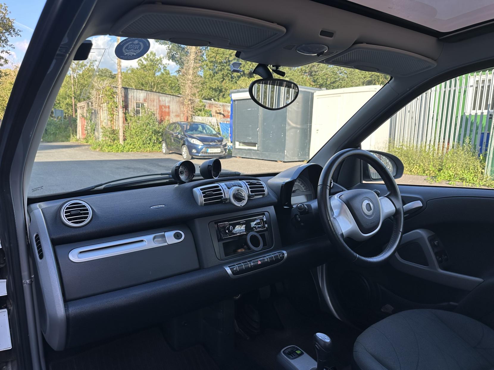 Smart fortwo 1.0 MHD Passion Coupe 2dr Petrol SoftTouch Euro 5 (s/s) (71 bhp)