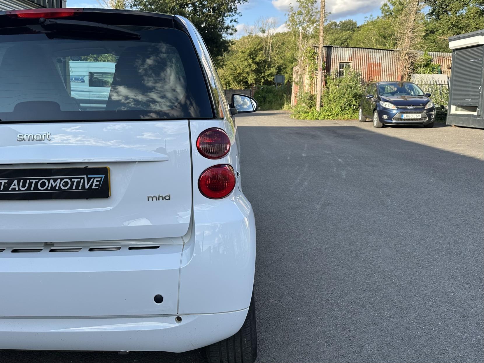 Smart fortwo 1.0 MHD Passion Coupe 2dr Petrol SoftTouch Euro 5 (s/s) (71 bhp)