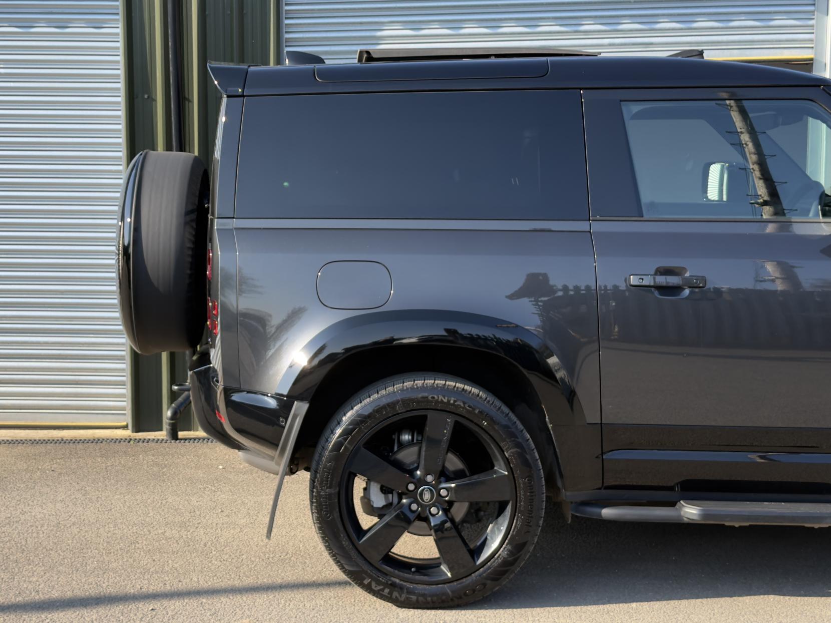 Land Rover Defender 90 3.0 D250 MHEV X-Dynamic HSE SUV 3dr Diesel Auto 4WD Euro 6 (s/s) (250 ps)