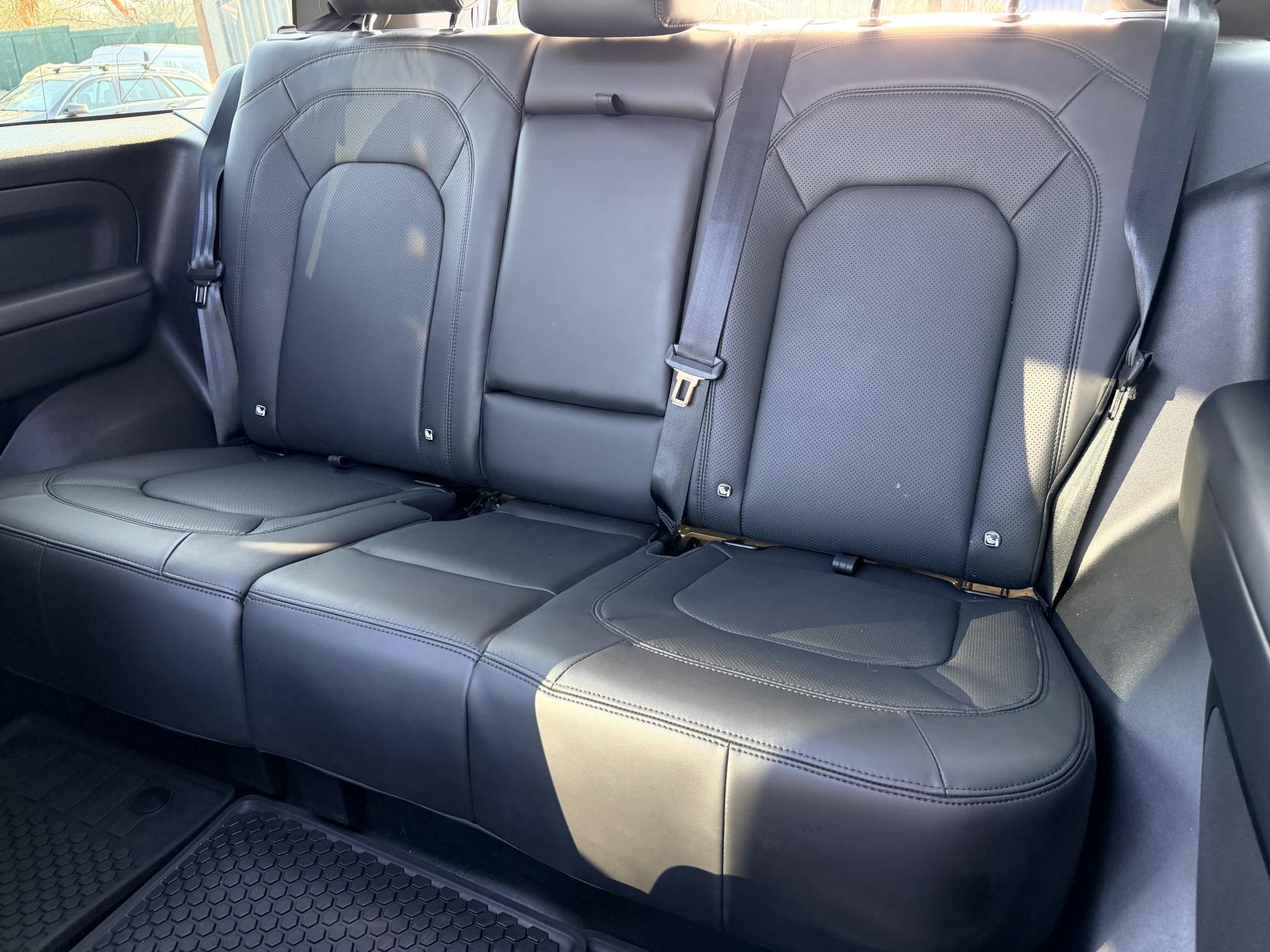 Land Rover Defender 90 3.0 D250 MHEV X-Dynamic HSE SUV 3dr Diesel Auto 4WD Euro 6 (s/s) (250 ps)