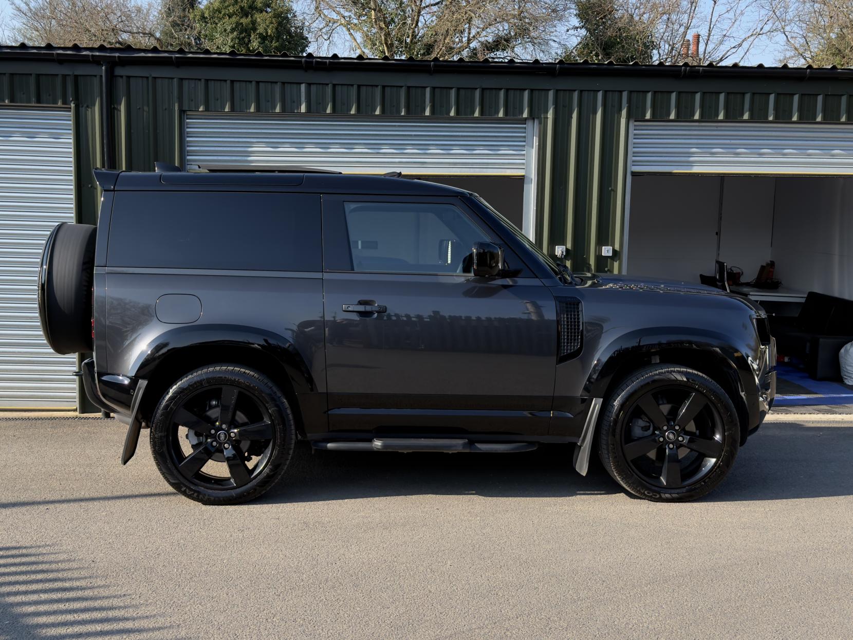 Land Rover Defender 90 3.0 D250 MHEV X-Dynamic HSE SUV 3dr Diesel Auto 4WD Euro 6 (s/s) (250 ps)