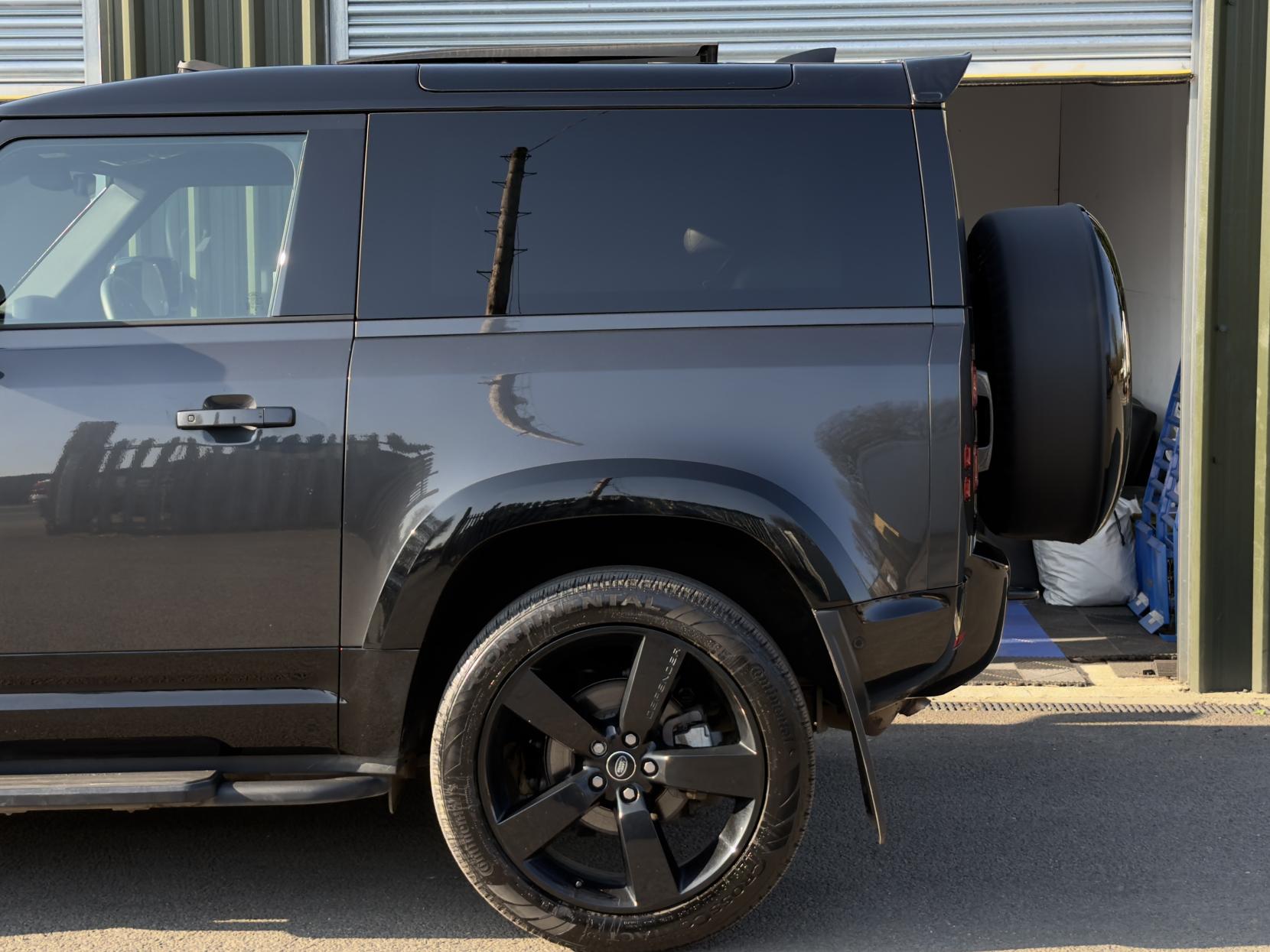 Land Rover Defender 90 3.0 D250 MHEV X-Dynamic HSE SUV 3dr Diesel Auto 4WD Euro 6 (s/s) (250 ps)