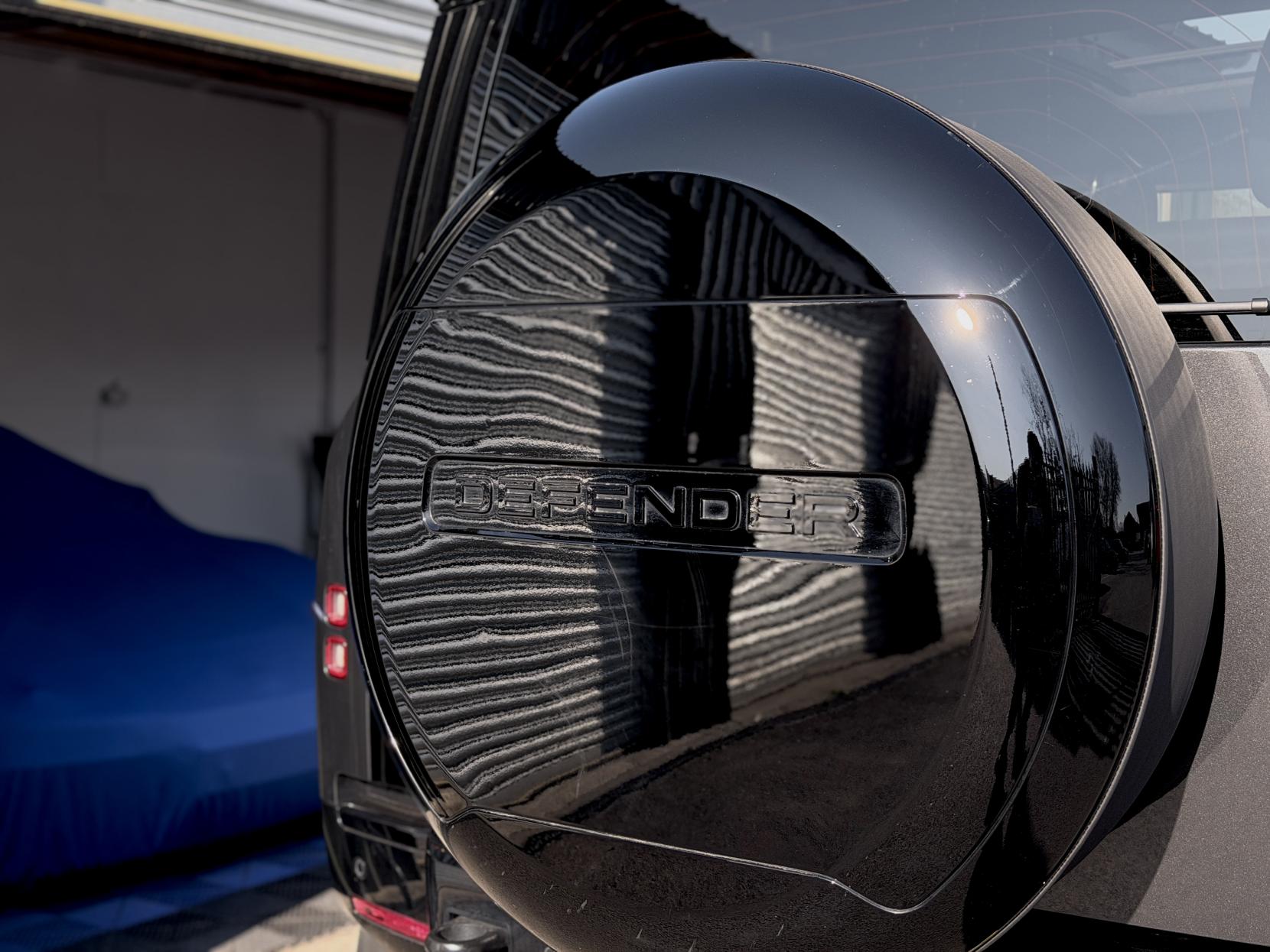 Land Rover Defender 90 3.0 D250 MHEV X-Dynamic HSE SUV 3dr Diesel Auto 4WD Euro 6 (s/s) (250 ps)