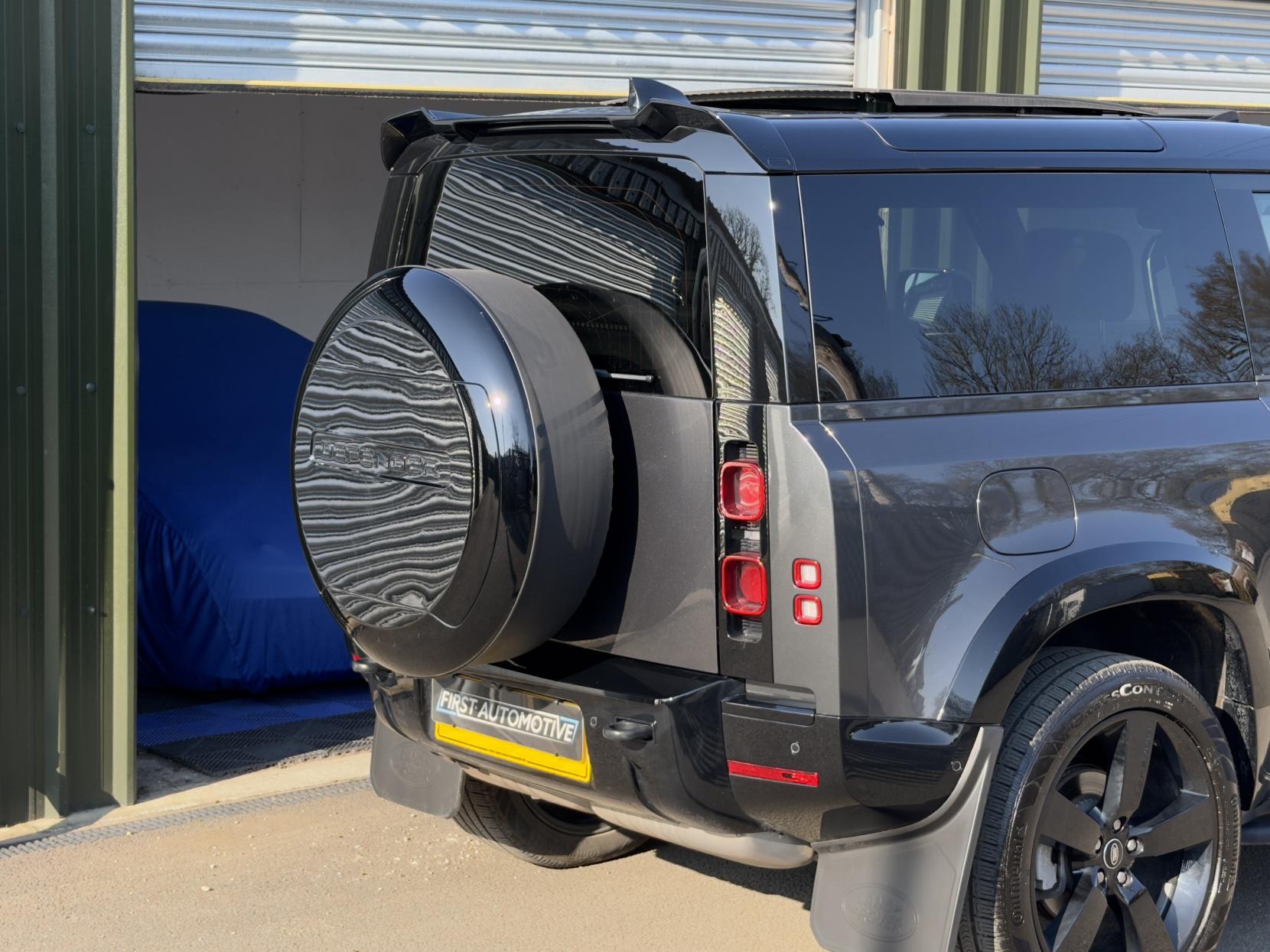 Land Rover Defender 90 3.0 D250 MHEV X-Dynamic HSE SUV 3dr Diesel Auto 4WD Euro 6 (s/s) (250 ps)