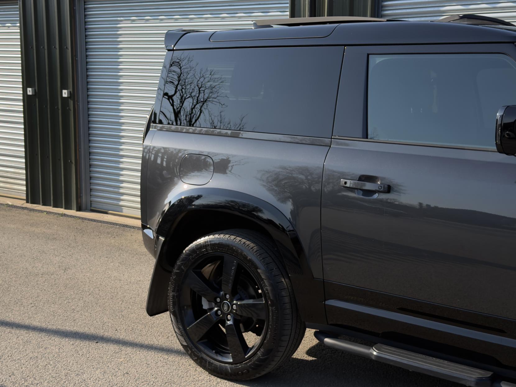 Land Rover Defender 90 3.0 D250 MHEV X-Dynamic HSE SUV 3dr Diesel Auto 4WD Euro 6 (s/s) (250 ps)