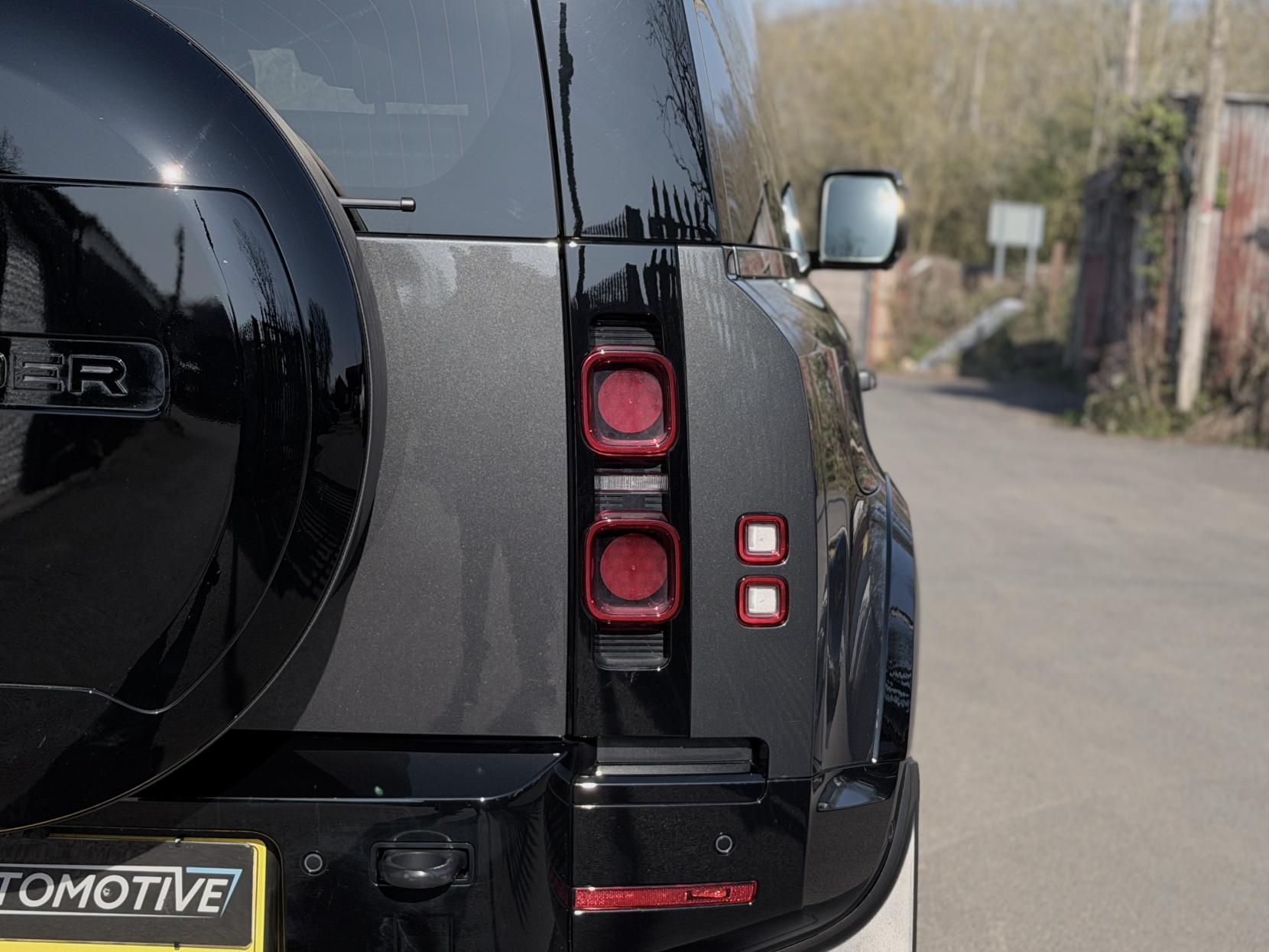 Land Rover Defender 90 3.0 D250 MHEV X-Dynamic HSE SUV 3dr Diesel Auto 4WD Euro 6 (s/s) (250 ps)