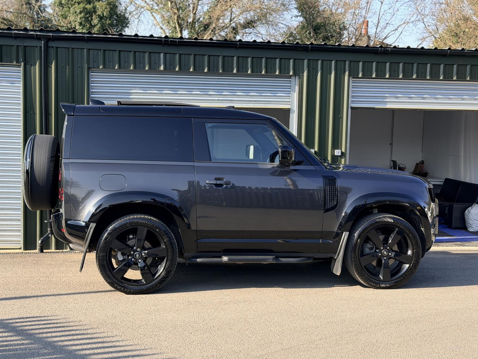 Land Rover Defender 90 3.0 D250 MHEV X-Dynamic HSE SUV 3dr Diesel Auto 4WD Euro 6 (s/s) (250 ps)