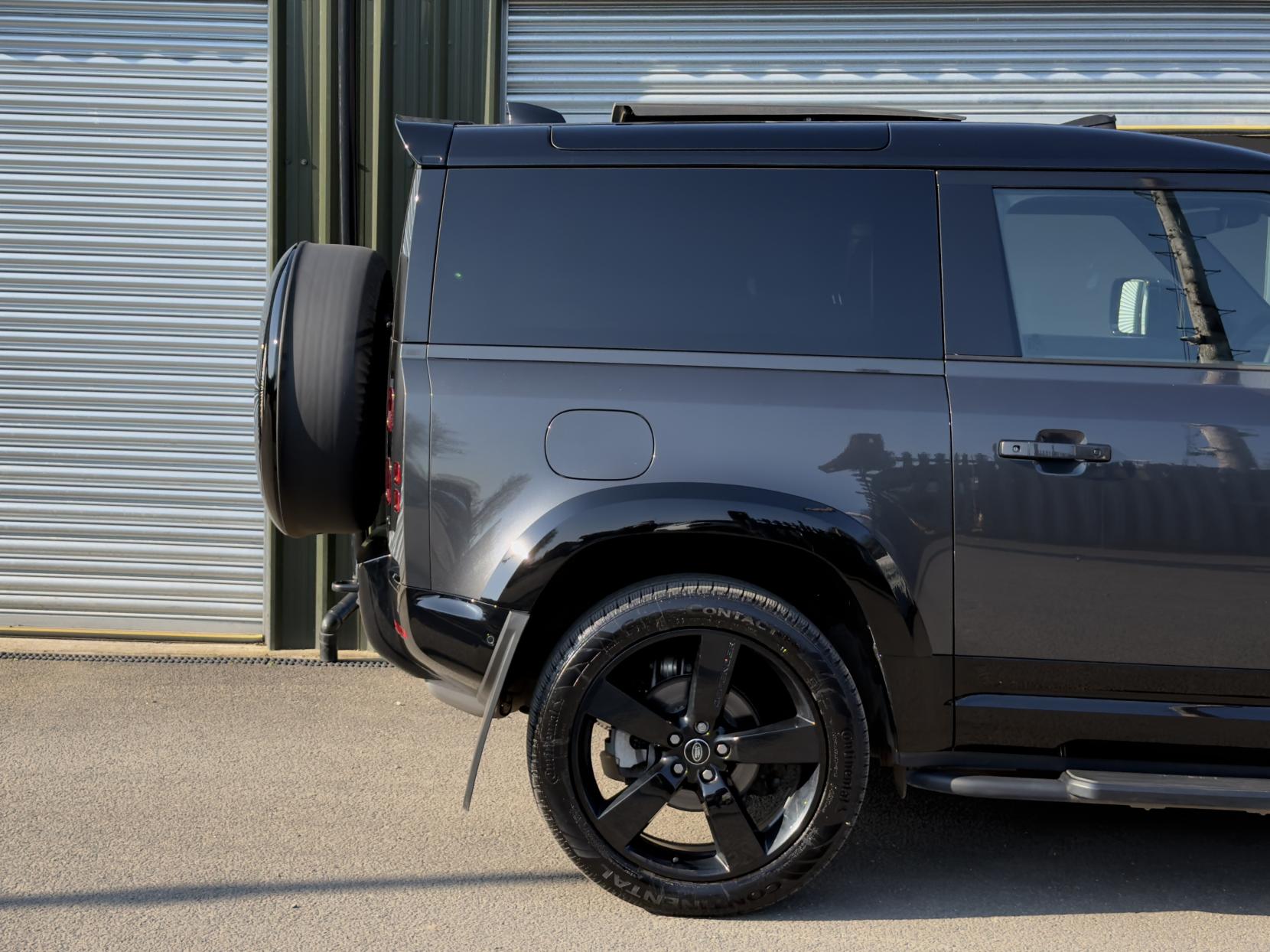 Land Rover Defender 90 3.0 D250 MHEV X-Dynamic HSE SUV 3dr Diesel Auto 4WD Euro 6 (s/s) (250 ps)