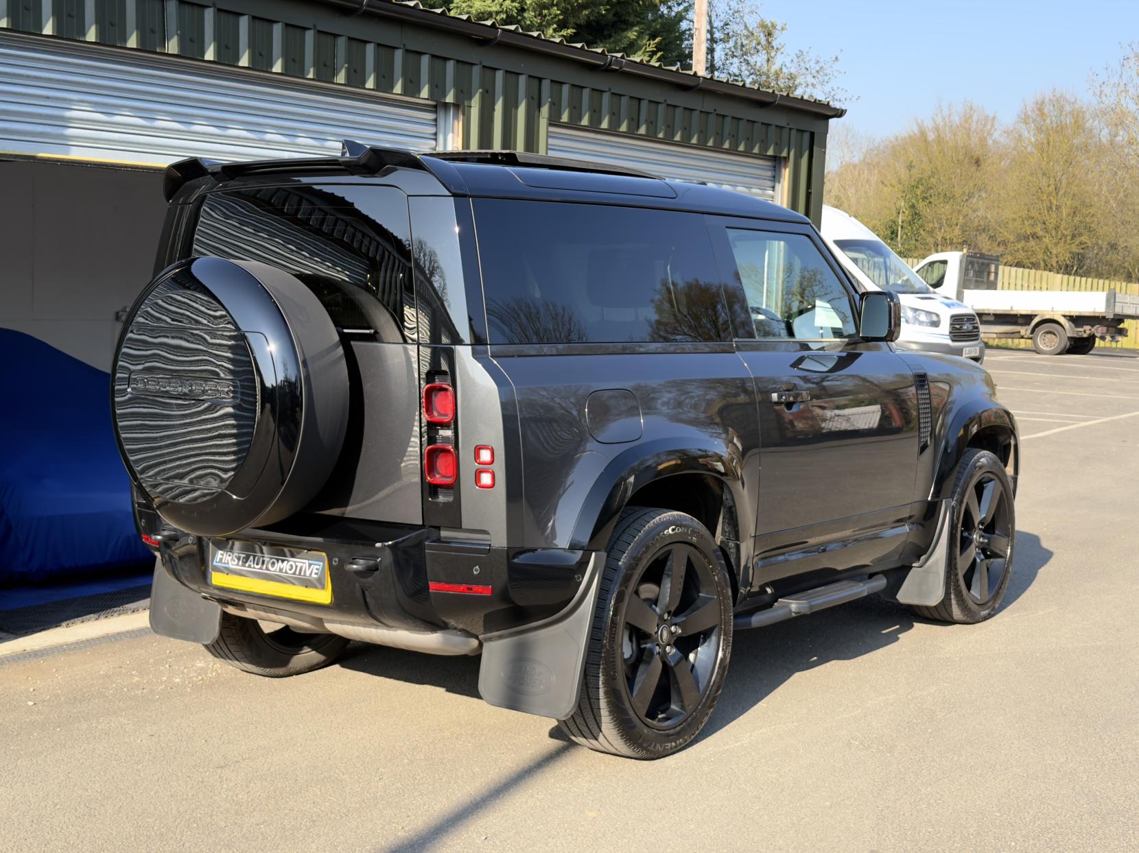 Land Rover Defender 90 3.0 D250 MHEV X-Dynamic HSE SUV 3dr Diesel Auto 4WD Euro 6 (s/s) (250 ps)