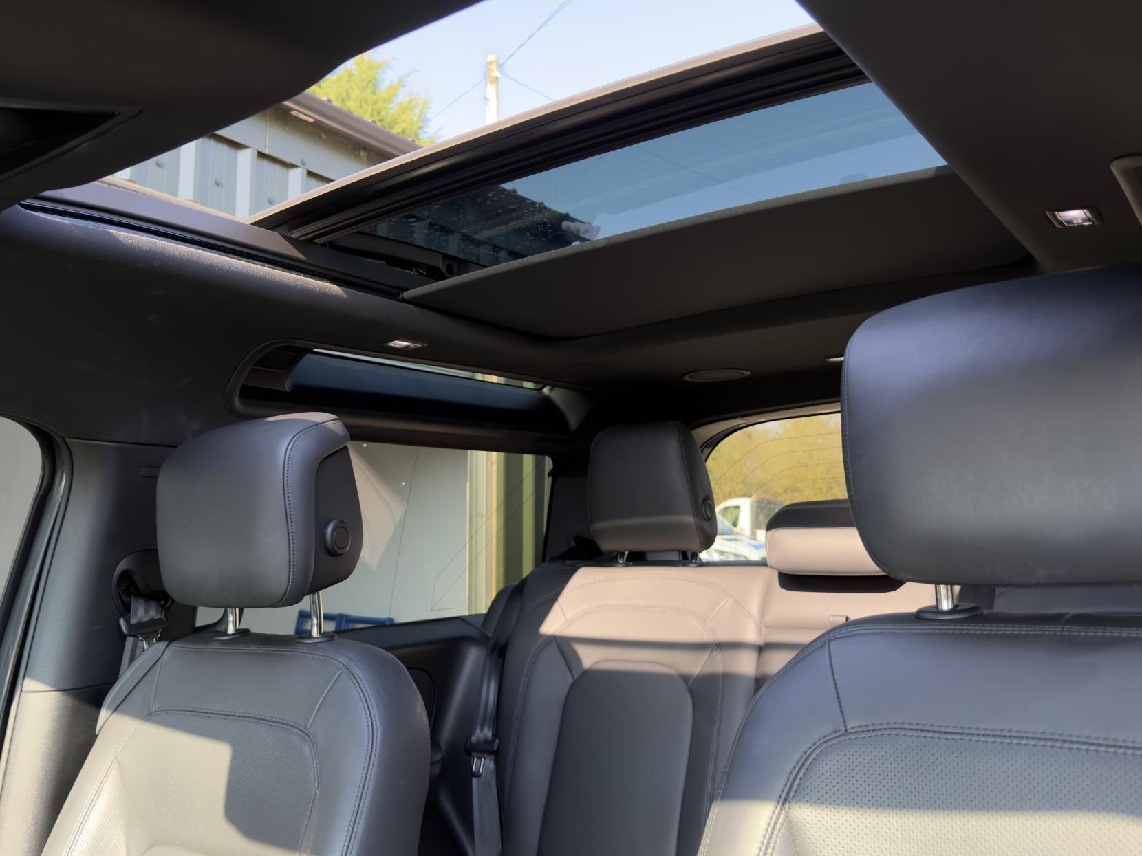 Land Rover Defender 90 3.0 D250 MHEV X-Dynamic HSE SUV 3dr Diesel Auto 4WD Euro 6 (s/s) (250 ps)