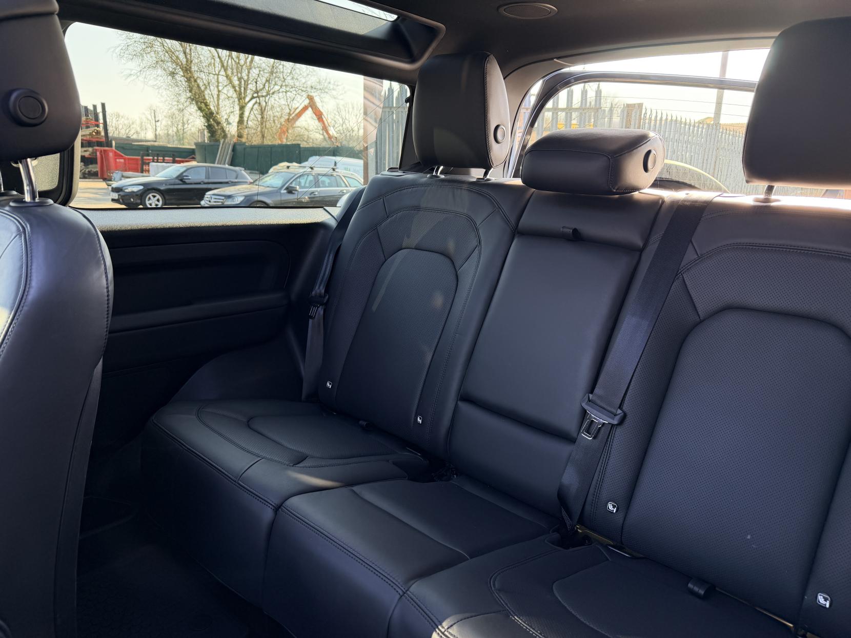 Land Rover Defender 90 3.0 D250 MHEV X-Dynamic HSE SUV 3dr Diesel Auto 4WD Euro 6 (s/s) (250 ps)