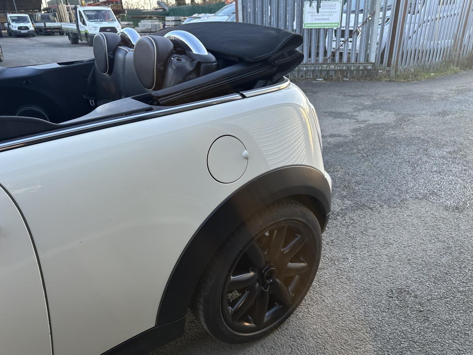 MINI Convertible 1.6 Cooper Convertible 2dr Petrol Manual Euro 6 (s/s) (122 ps)