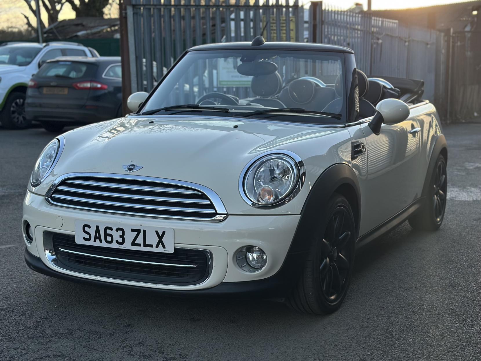 MINI Convertible 1.6 Cooper Convertible 2dr Petrol Manual Euro 6 (s/s) (122 ps)