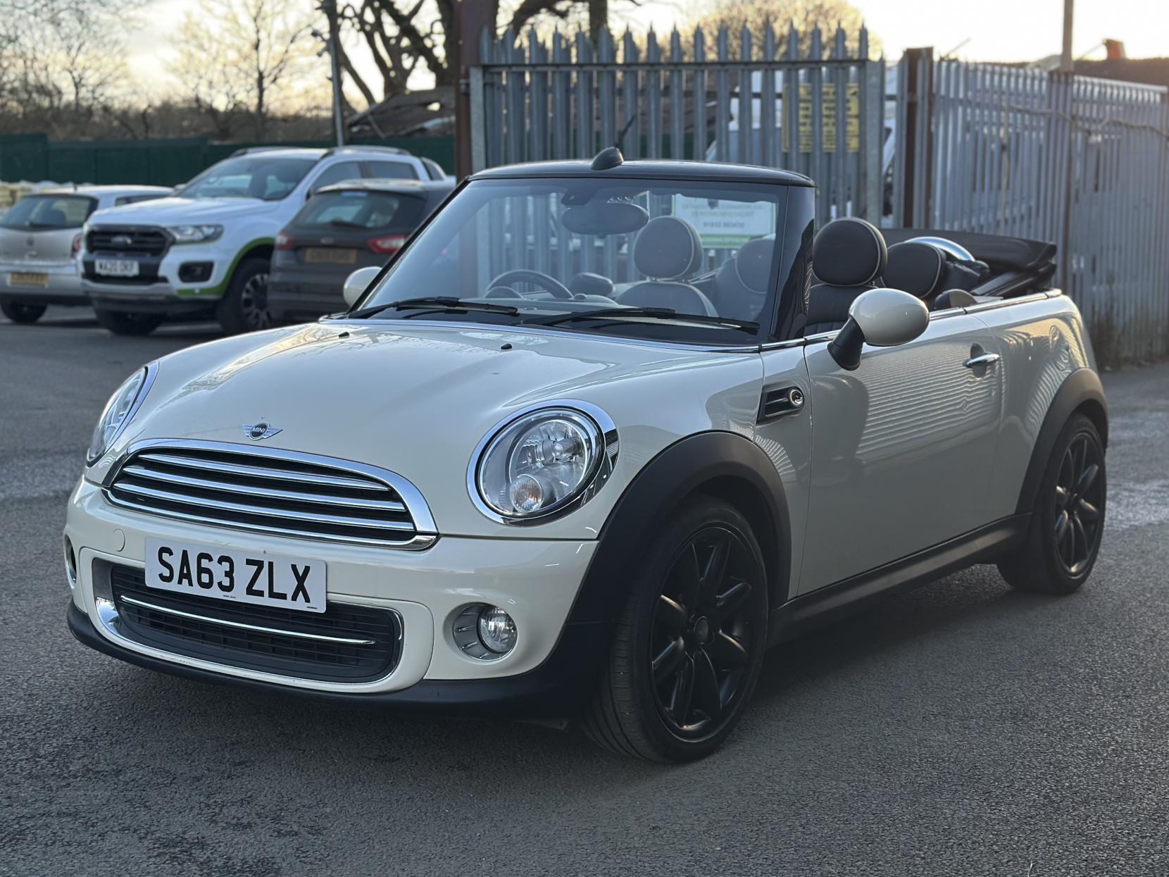 MINI Convertible 1.6 Cooper Convertible 2dr Petrol Manual Euro 6 (s/s) (122 ps)