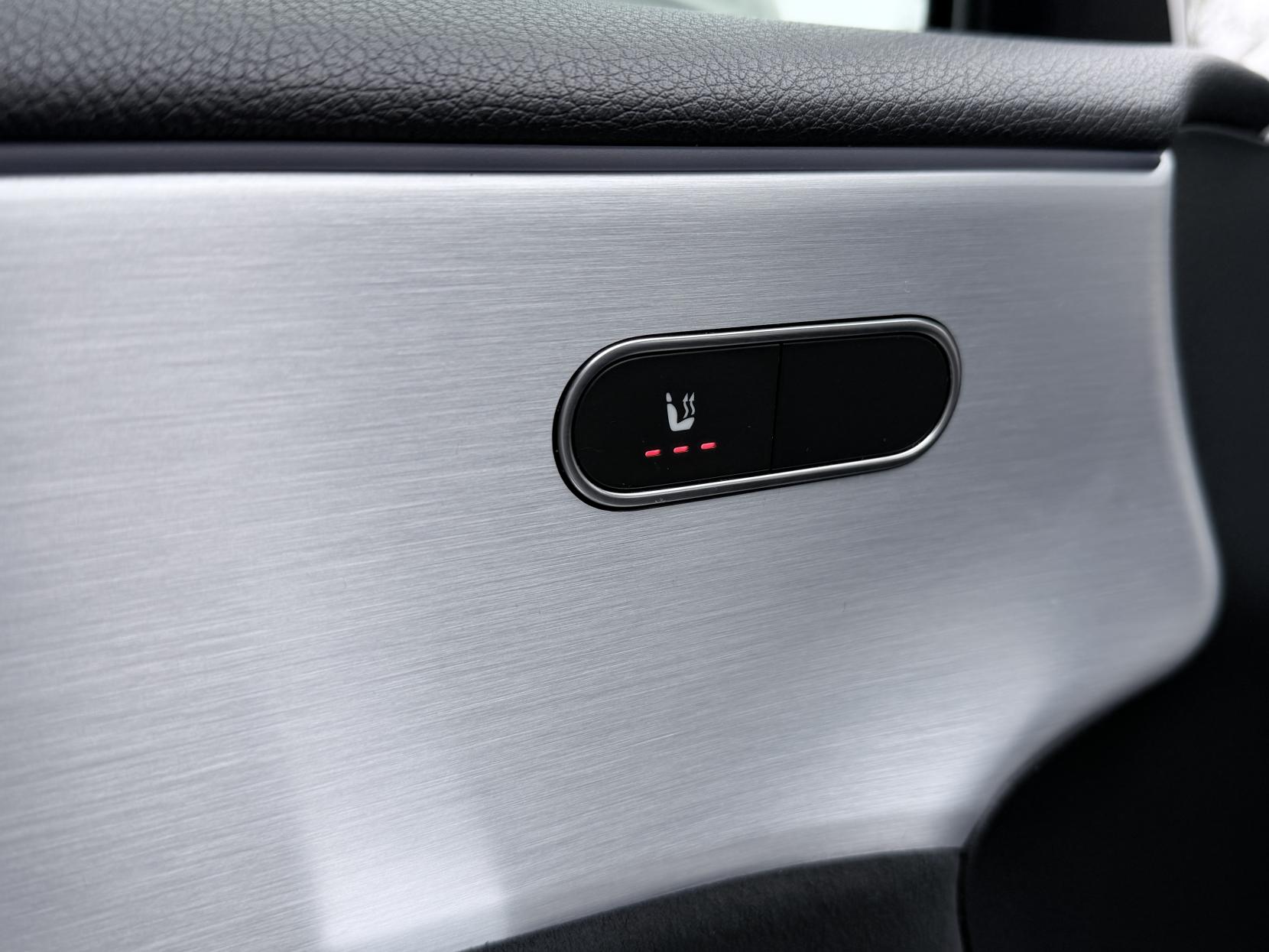 Mercedes-Benz A Class 2.0 A250 AMG Line (Premium) Hatchback 5dr Petrol 7G-DCT Euro 6 (s/s) (224 ps)