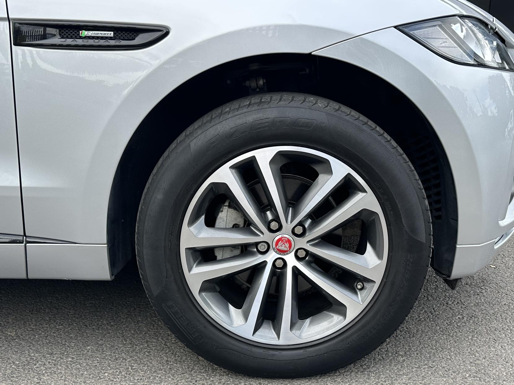 Jaguar F-PACE 2.0 D180 R-Sport SUV 5dr Diesel Auto AWD Euro 6 (s/s) (180 ps)