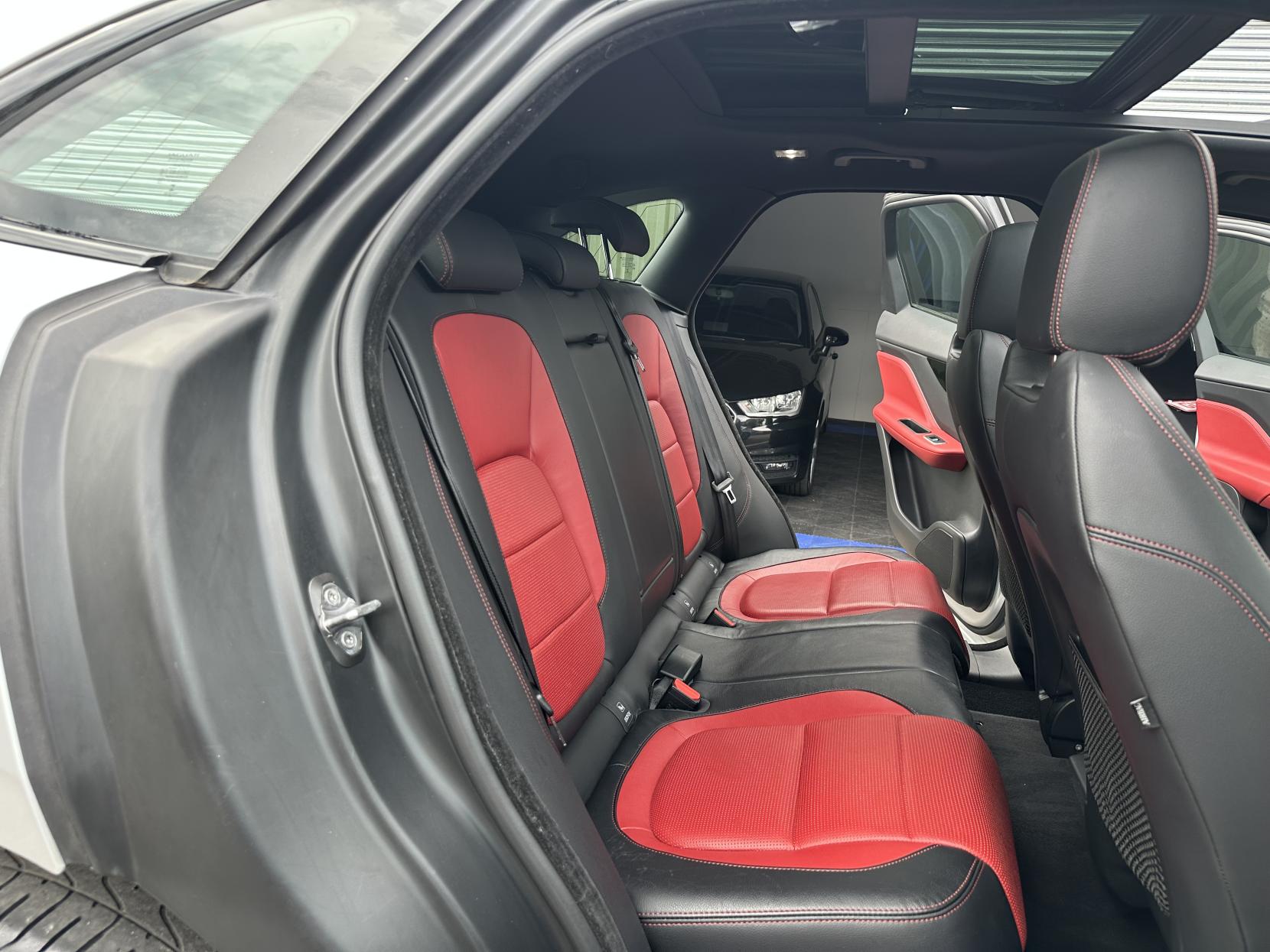 Jaguar F-PACE 2.0 D180 R-Sport SUV 5dr Diesel Auto AWD Euro 6 (s/s) (180 ps)