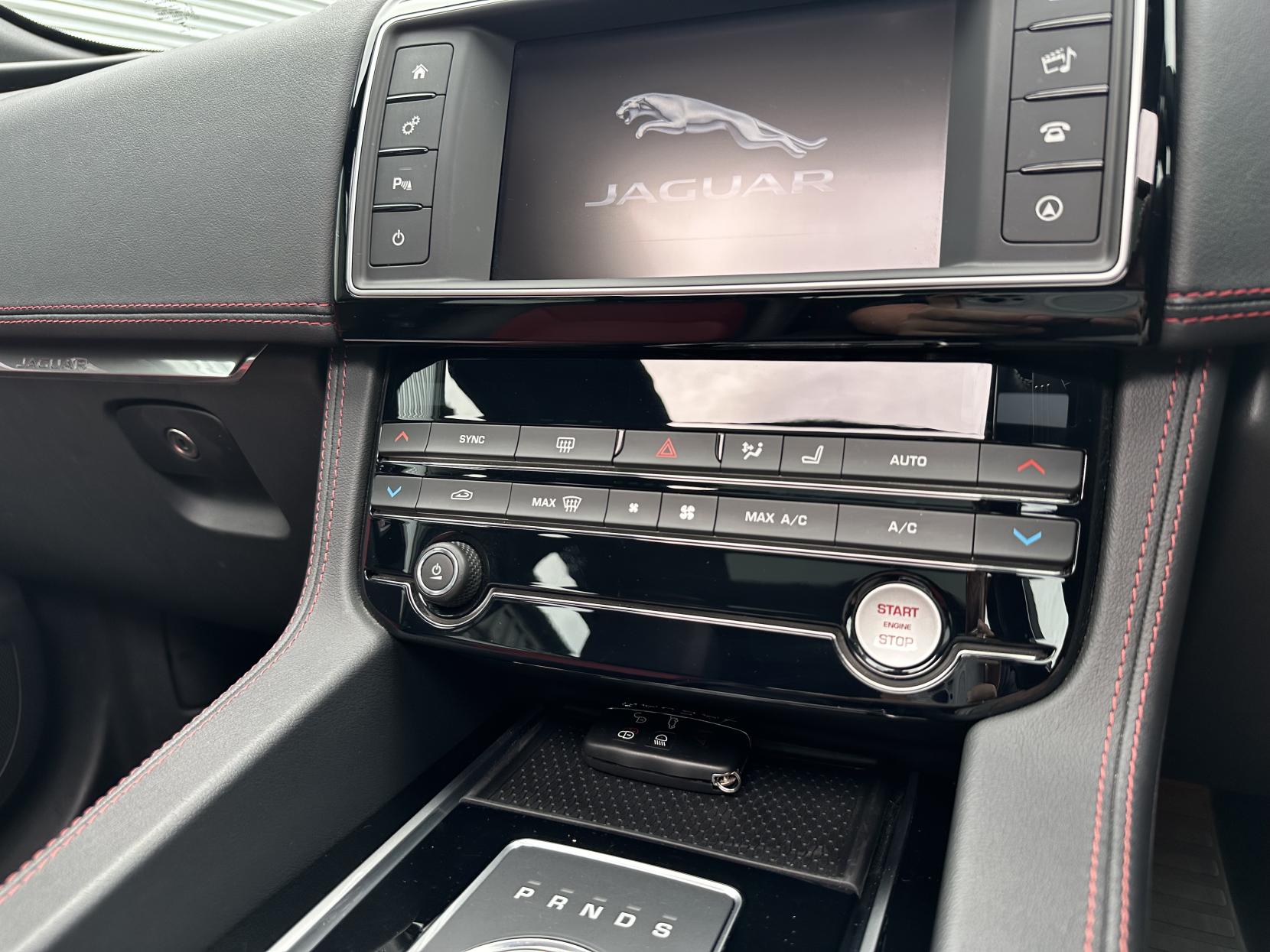 Jaguar F-PACE 2.0 D180 R-Sport SUV 5dr Diesel Auto AWD Euro 6 (s/s) (180 ps)
