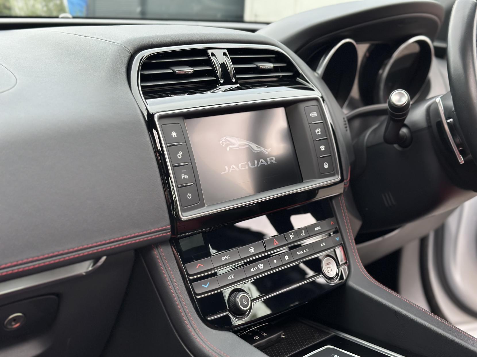 Jaguar F-PACE 2.0 D180 R-Sport SUV 5dr Diesel Auto AWD Euro 6 (s/s) (180 ps)