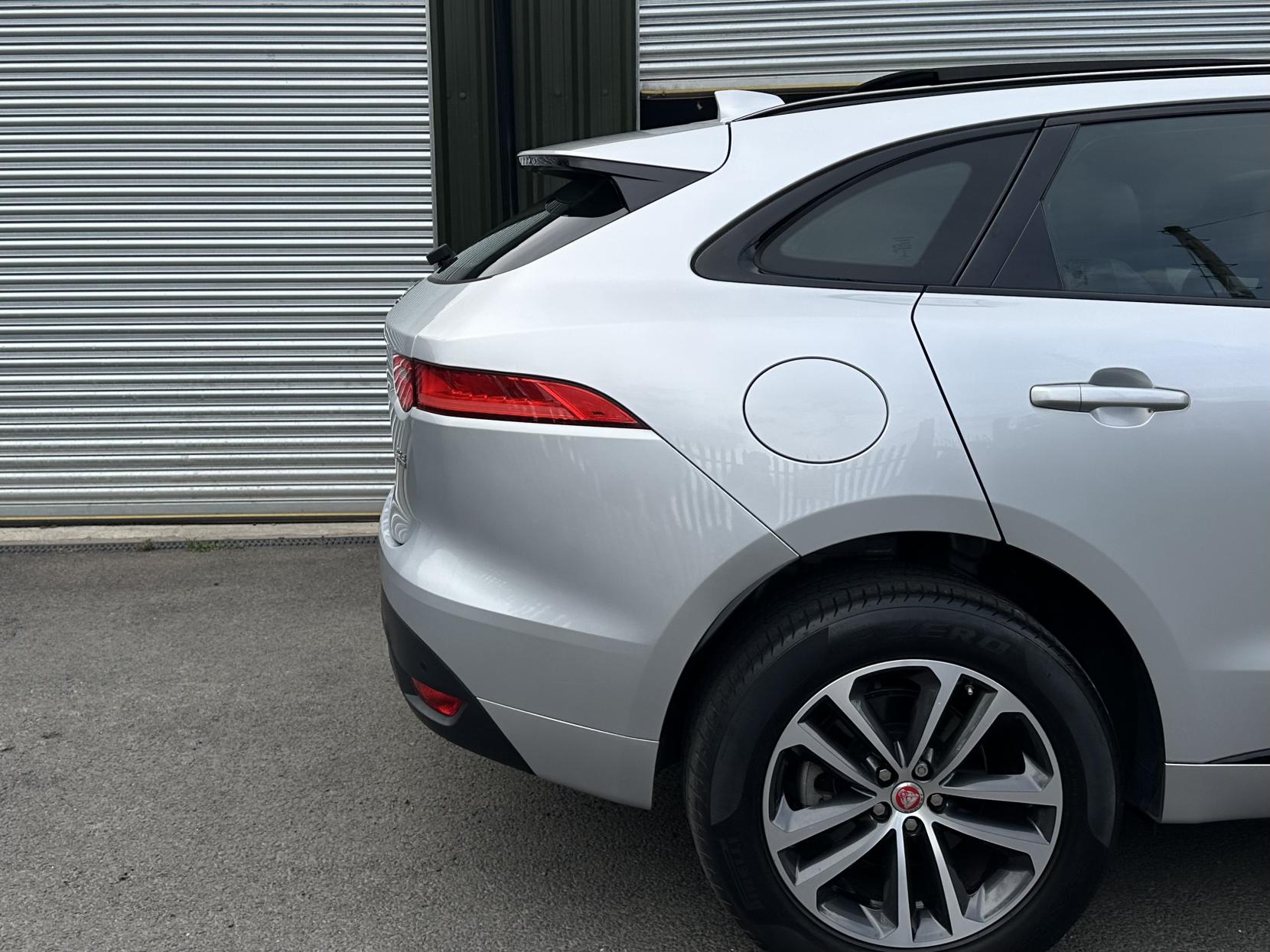 Jaguar F-PACE 2.0 D180 R-Sport SUV 5dr Diesel Auto AWD Euro 6 (s/s) (180 ps)