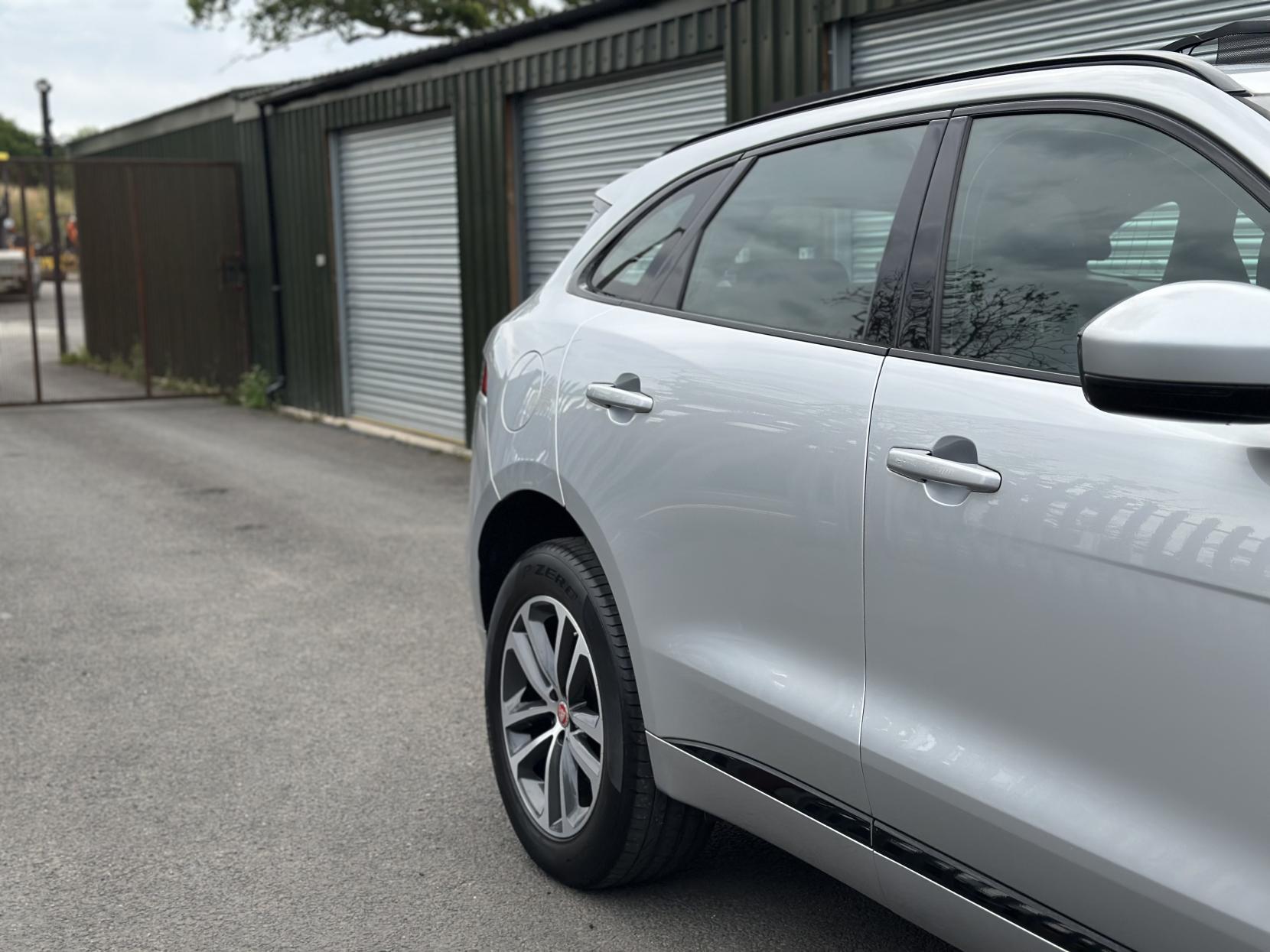Jaguar F-PACE 2.0 D180 R-Sport SUV 5dr Diesel Auto AWD Euro 6 (s/s) (180 ps)