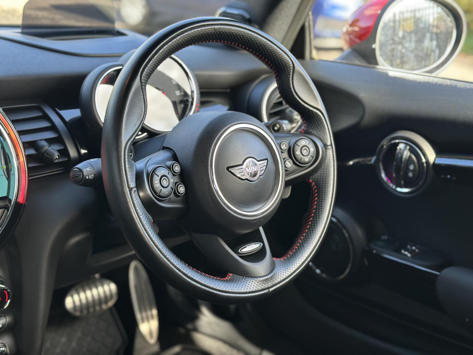 MINI Hatch 2.0 John Cooper Works Hatchback 3dr Petrol Auto Euro 6 (s/s) (231 ps)