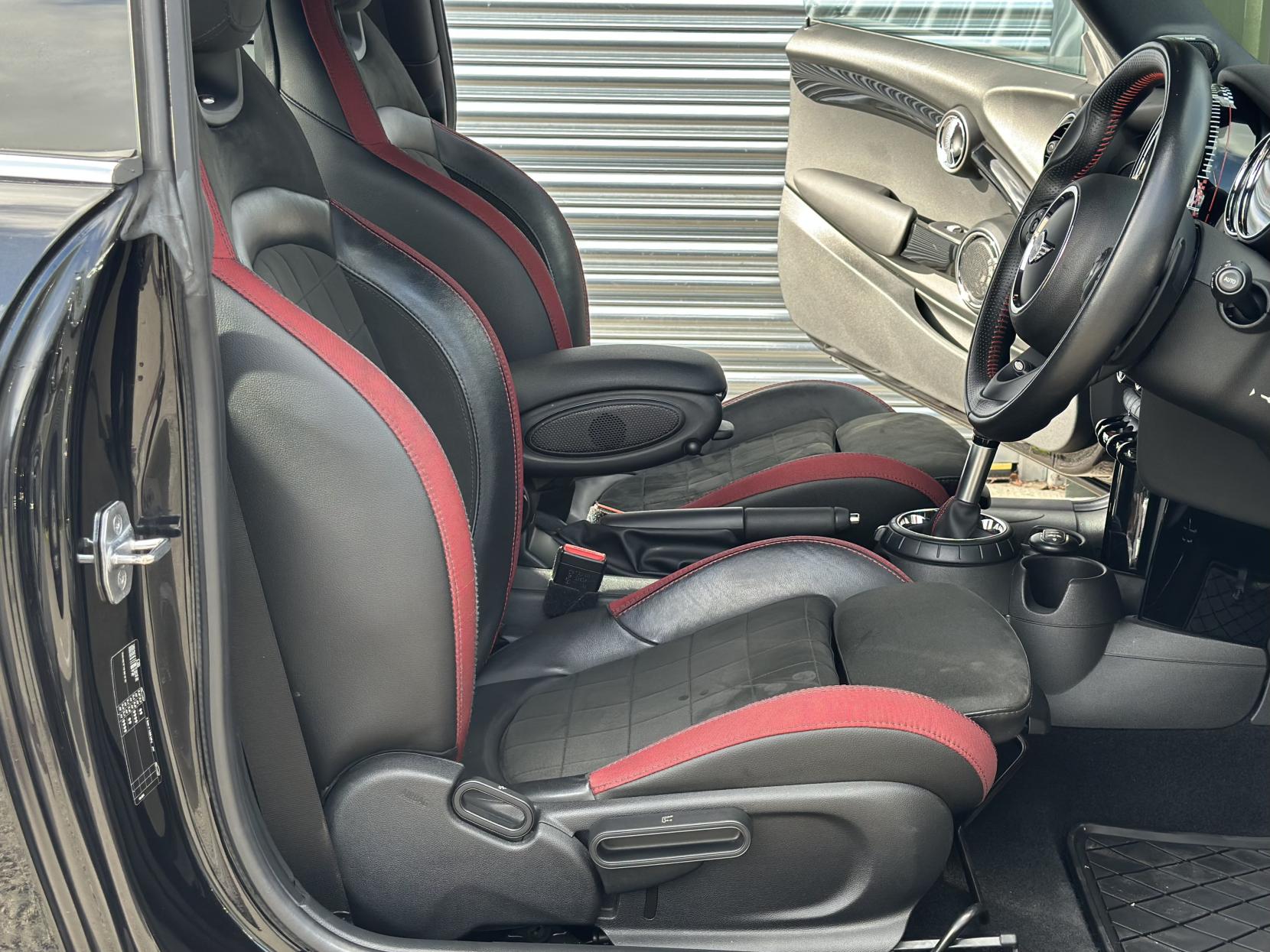 MINI Hatch 2.0 John Cooper Works Hatchback 3dr Petrol Auto Euro 6 (s/s) (231 ps)