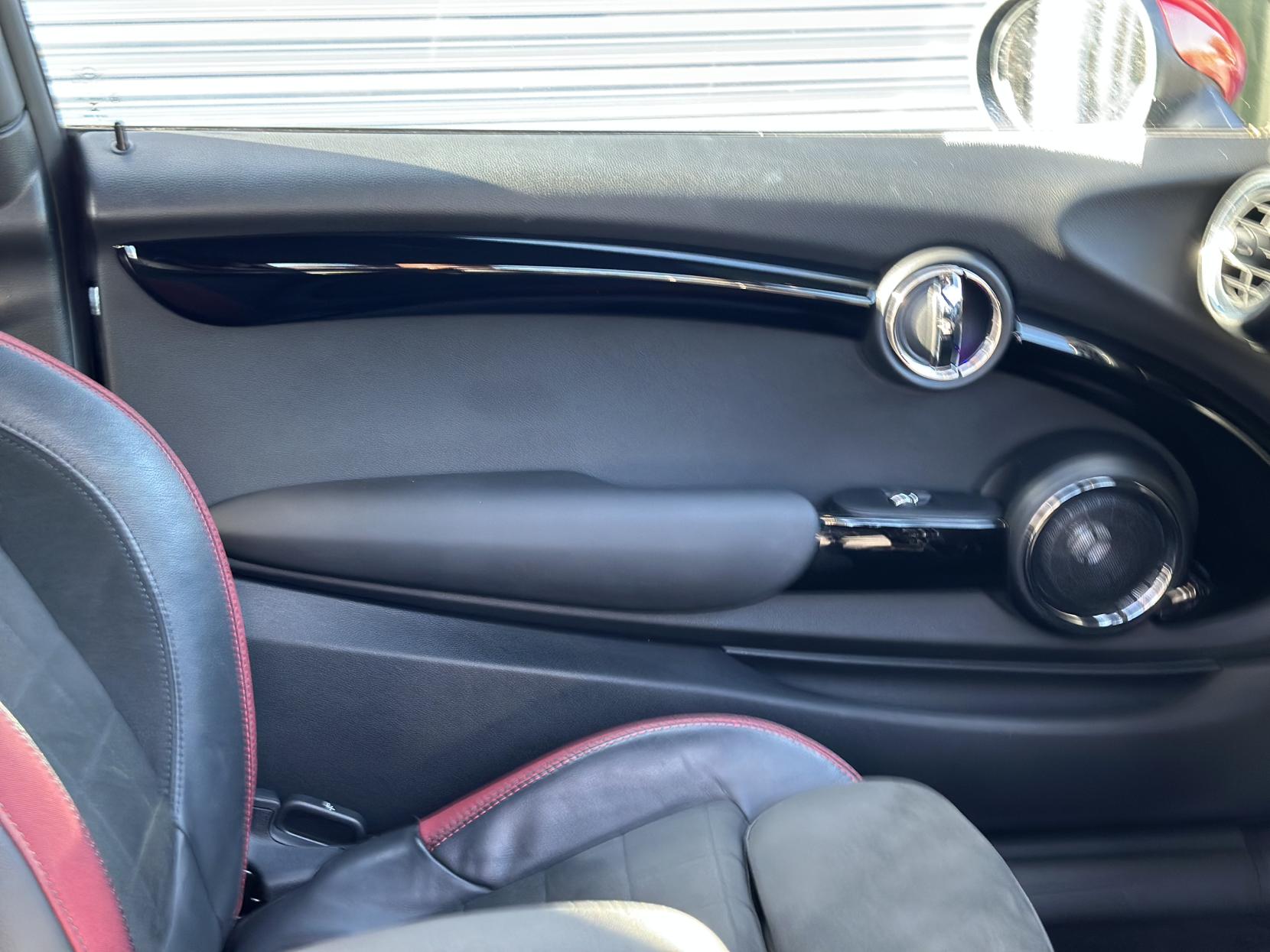 MINI Hatch 2.0 John Cooper Works Hatchback 3dr Petrol Auto Euro 6 (s/s) (231 ps)