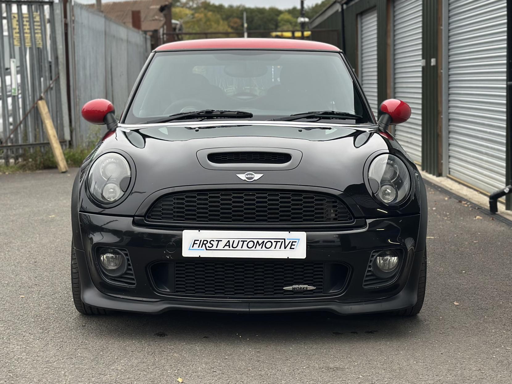 MINI Hatch 1.6 John Cooper Works Hatchback 3dr Petrol Manual Euro 5 (211 ps)