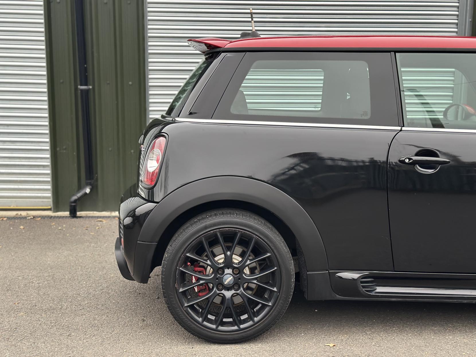 MINI Hatch 1.6 John Cooper Works Hatchback 3dr Petrol Manual Euro 5 (211 ps)